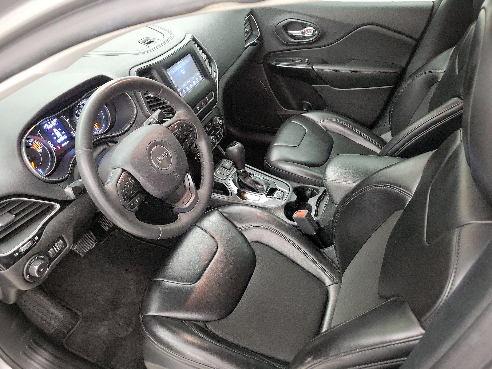 Power Seat(s) & Leather Seats