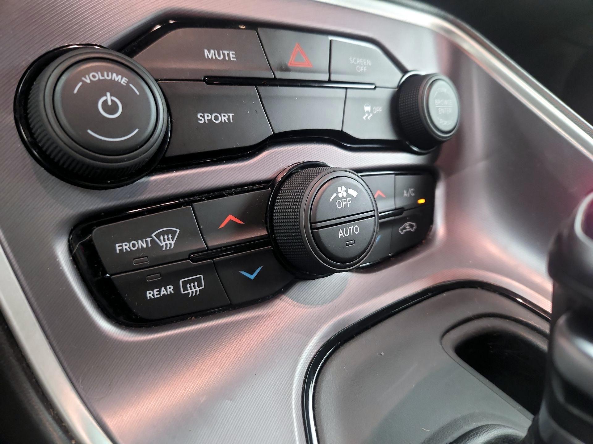 Thumbnail: 2019 Dodge Challenger - 16