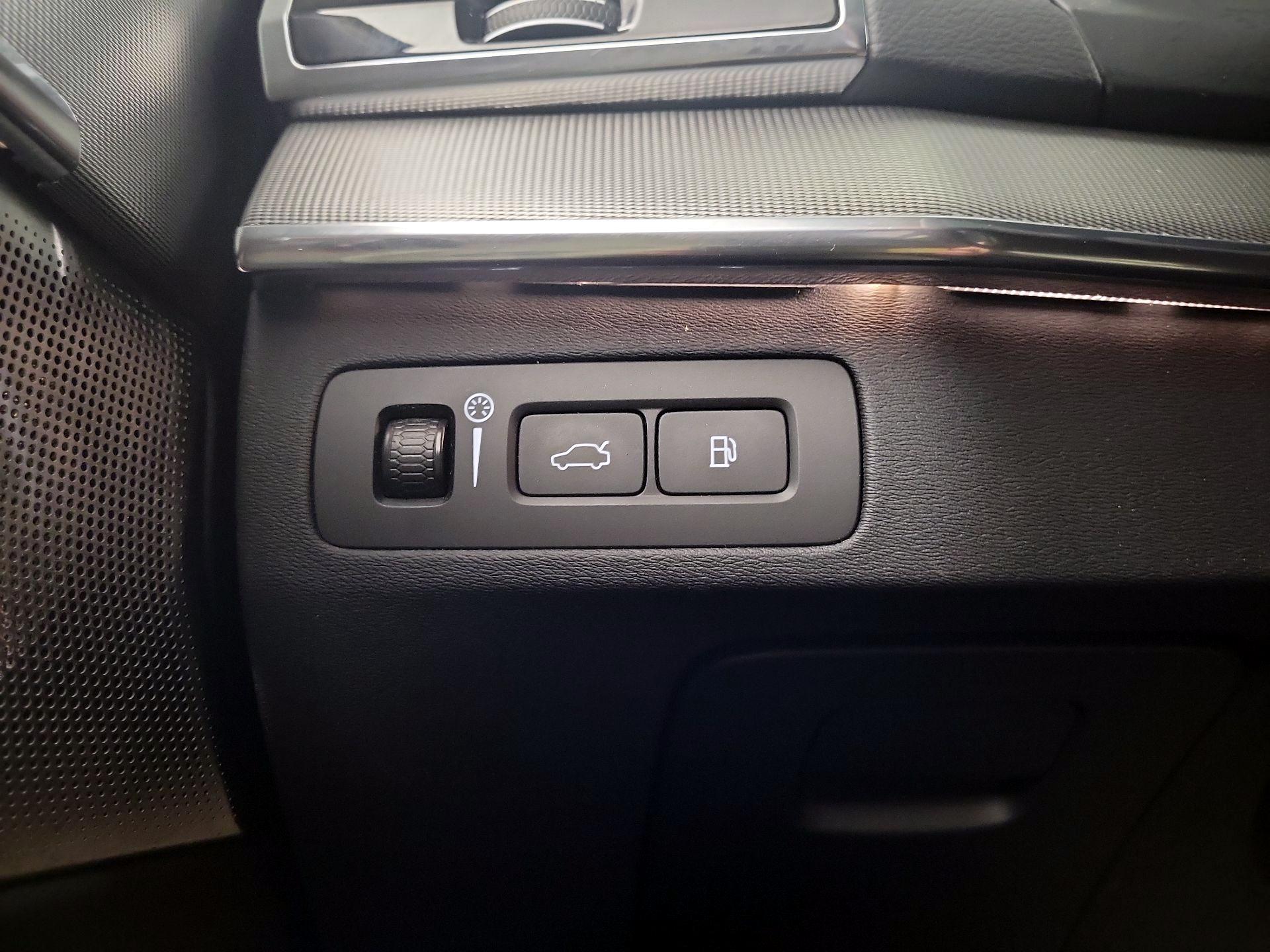 Thumbnail: 2022 Volvo XC90 - 13