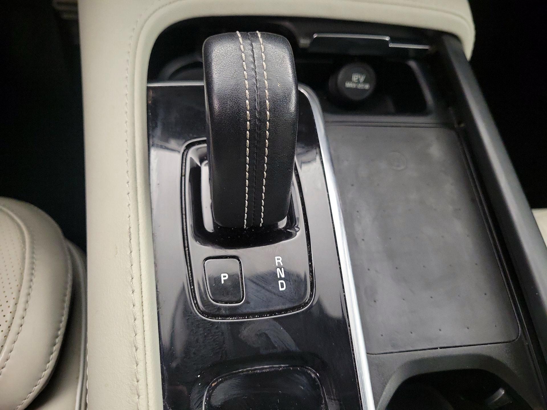 Thumbnail: 2022 Volvo XC90 - 18