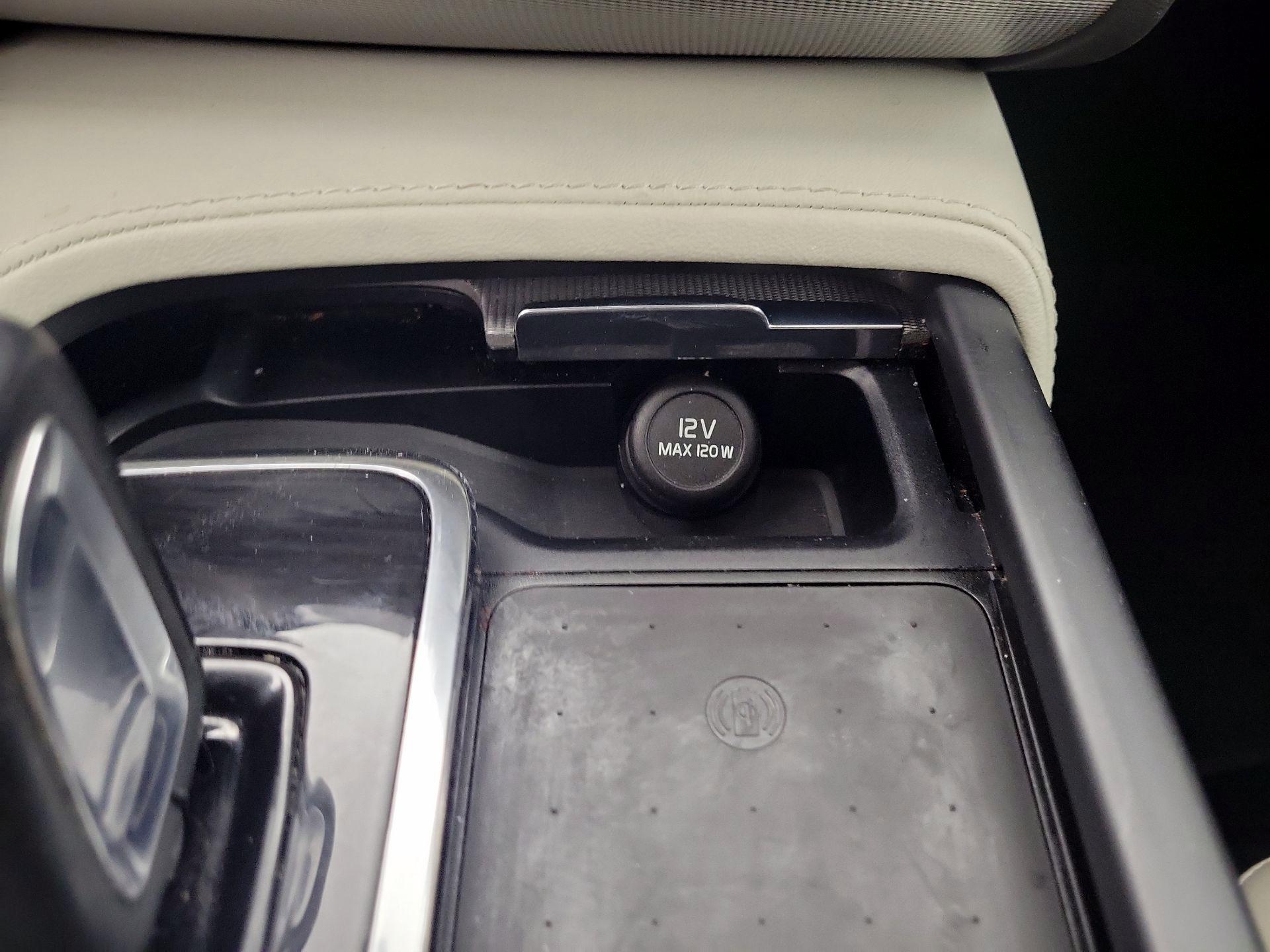 Thumbnail: 2022 Volvo XC90 - 19