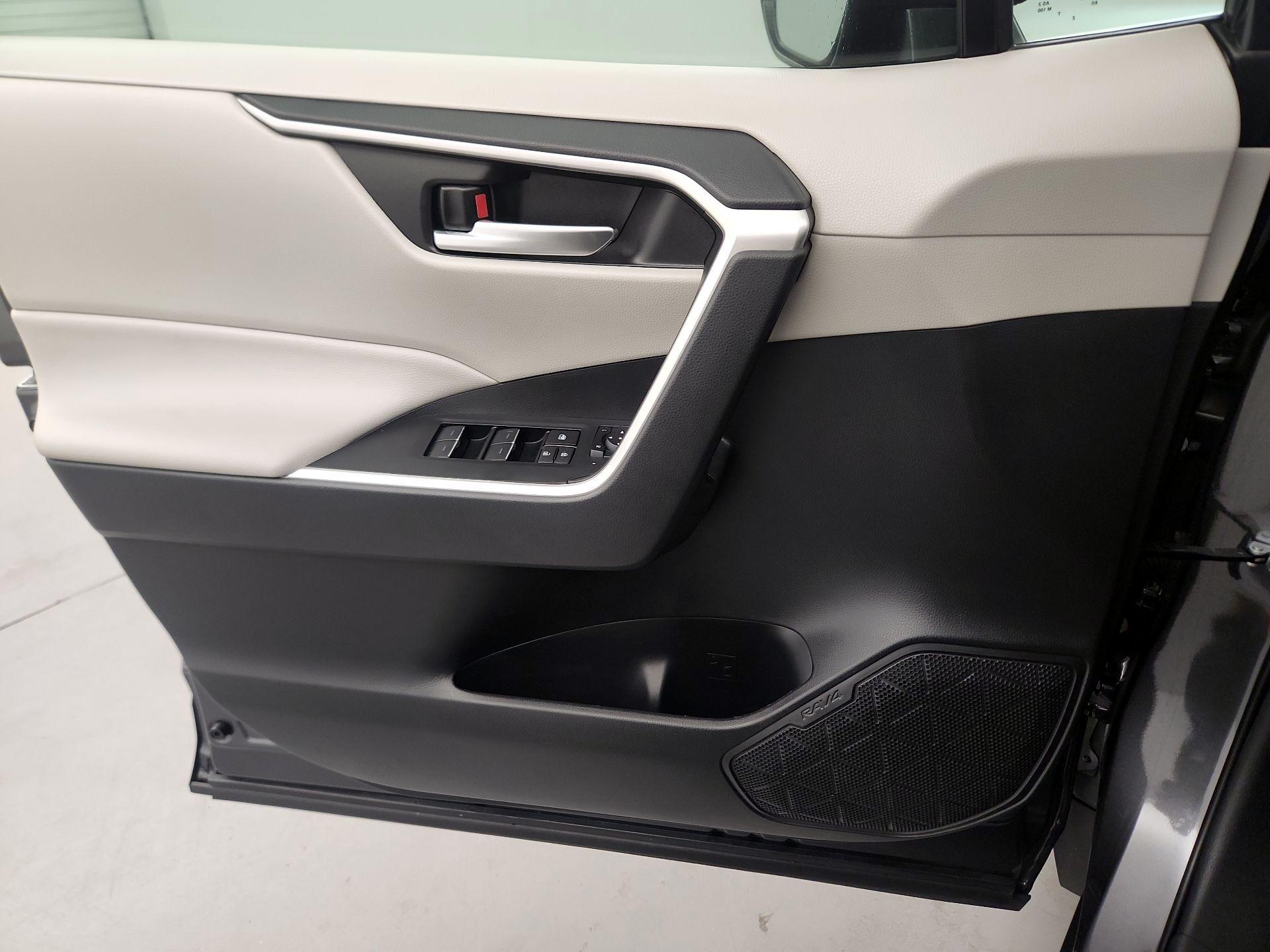 Thumbnail: 2023 Toyota RAV4 - 12