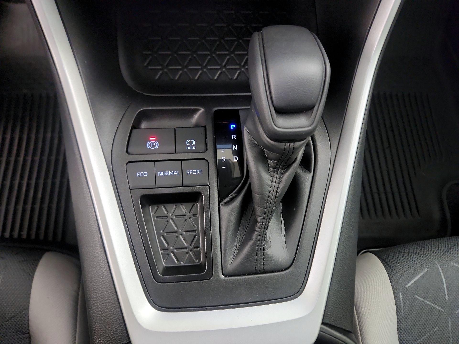 Thumbnail: 2023 Toyota RAV4 - 18