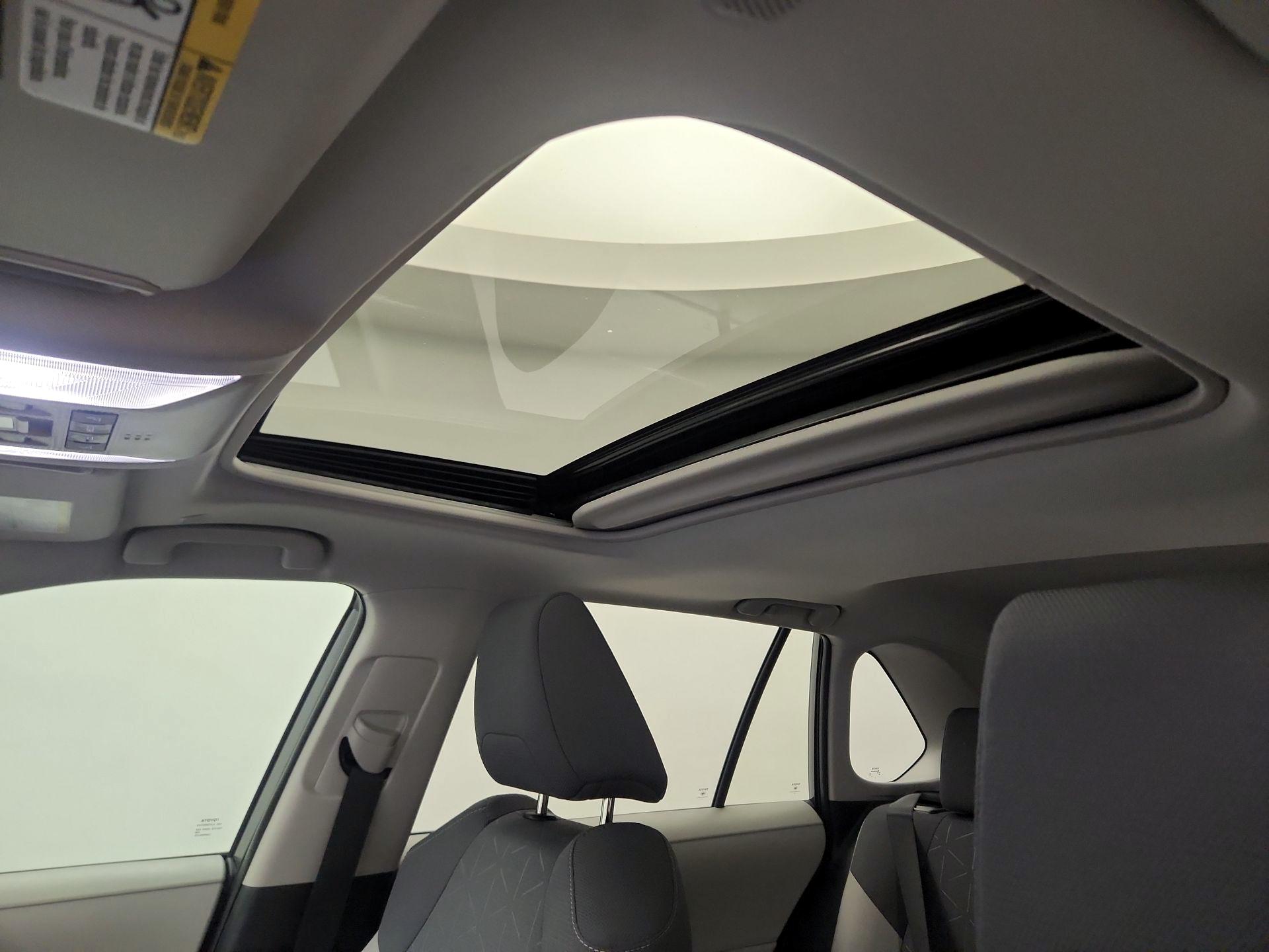 Thumbnail: 2023 Toyota RAV4 - 20