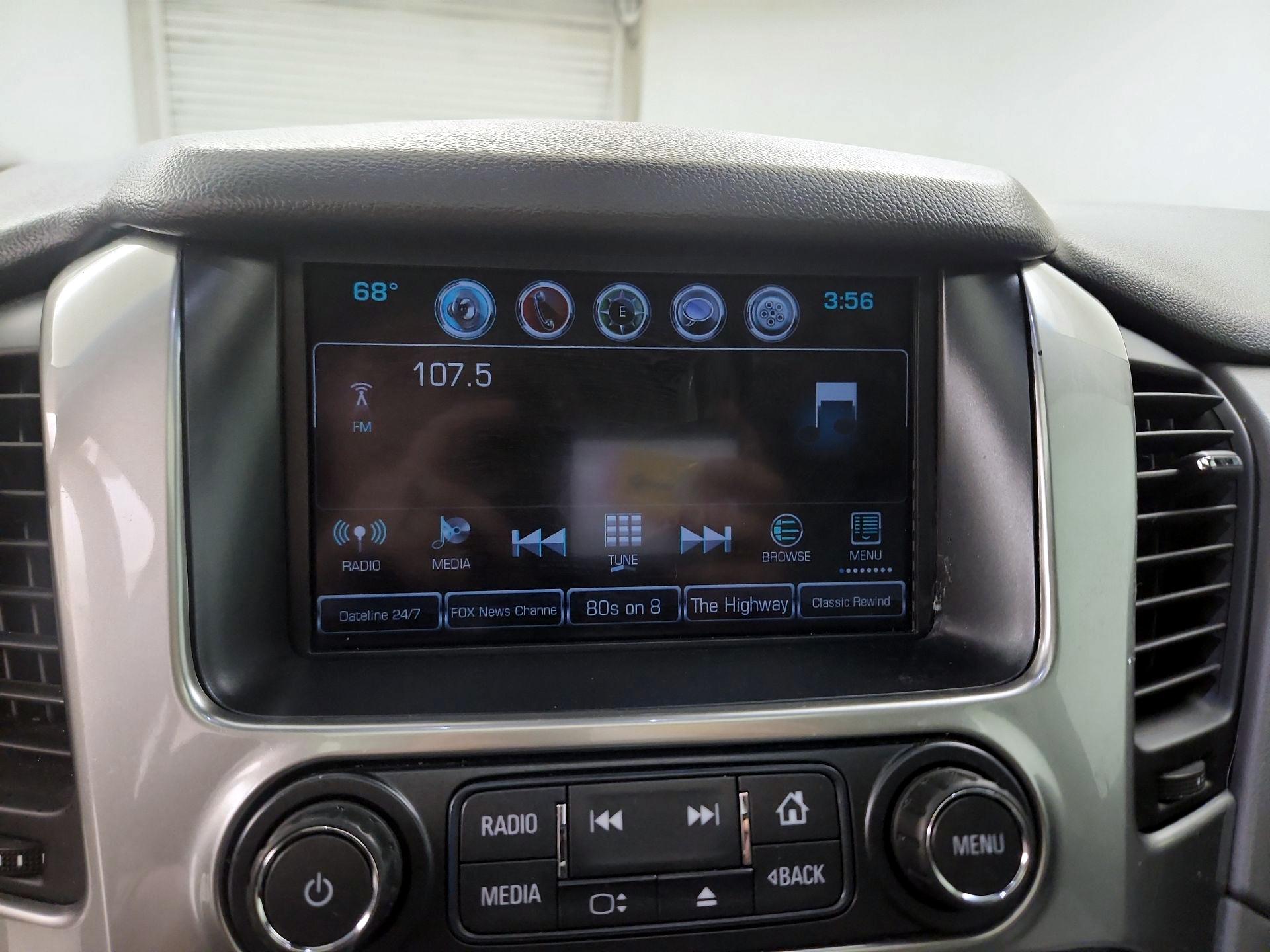Thumbnail: 2018 Chevrolet Tahoe - 16