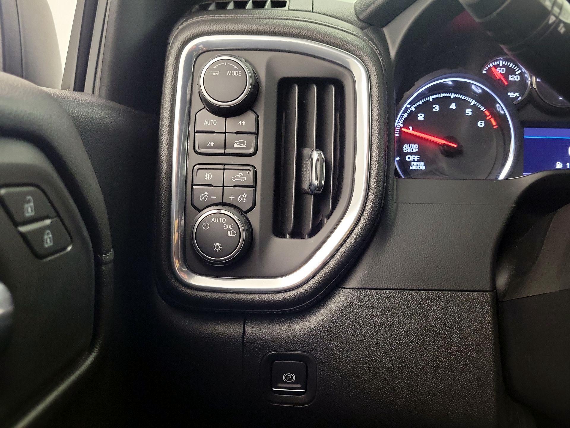 Thumbnail: 2021 Chevrolet Silverado 1500 - 13