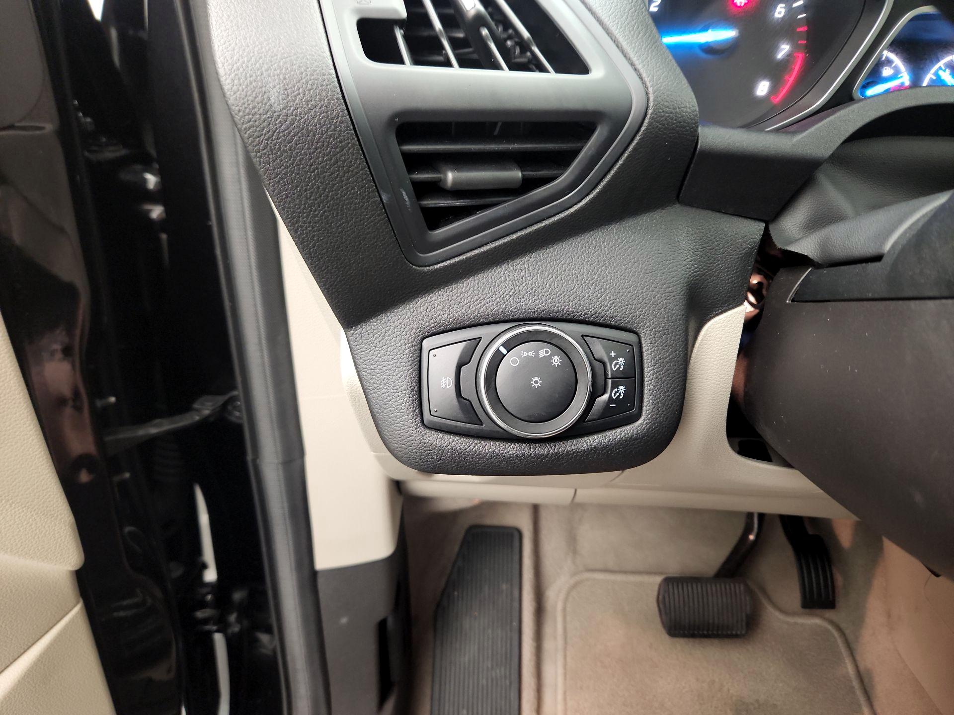 Thumbnail: 2015 Ford Escape - 13