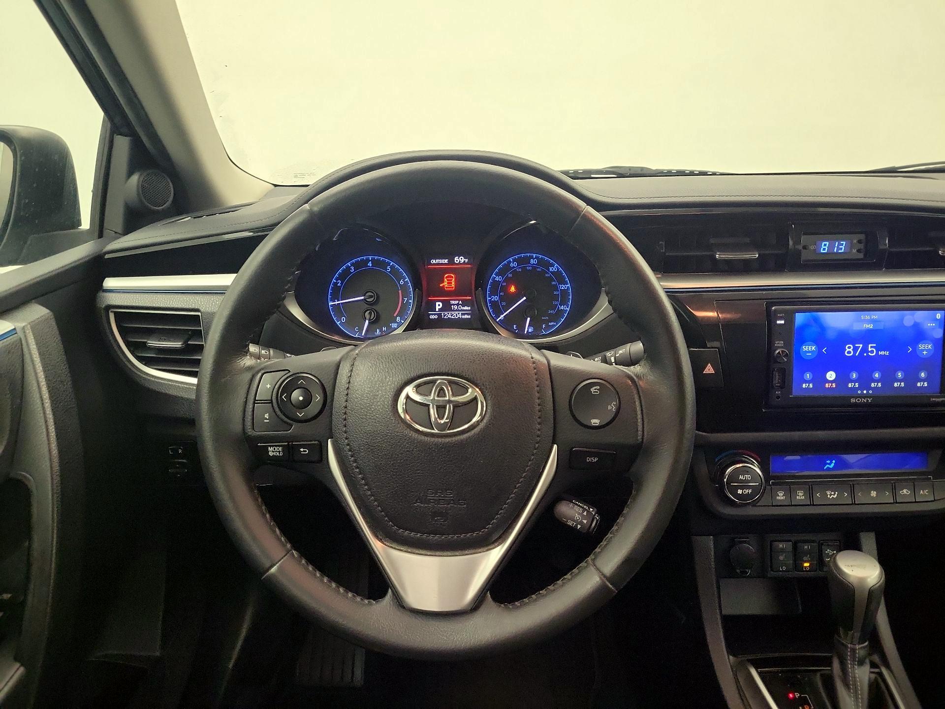 Thumbnail: 2014 Toyota Corolla - 10