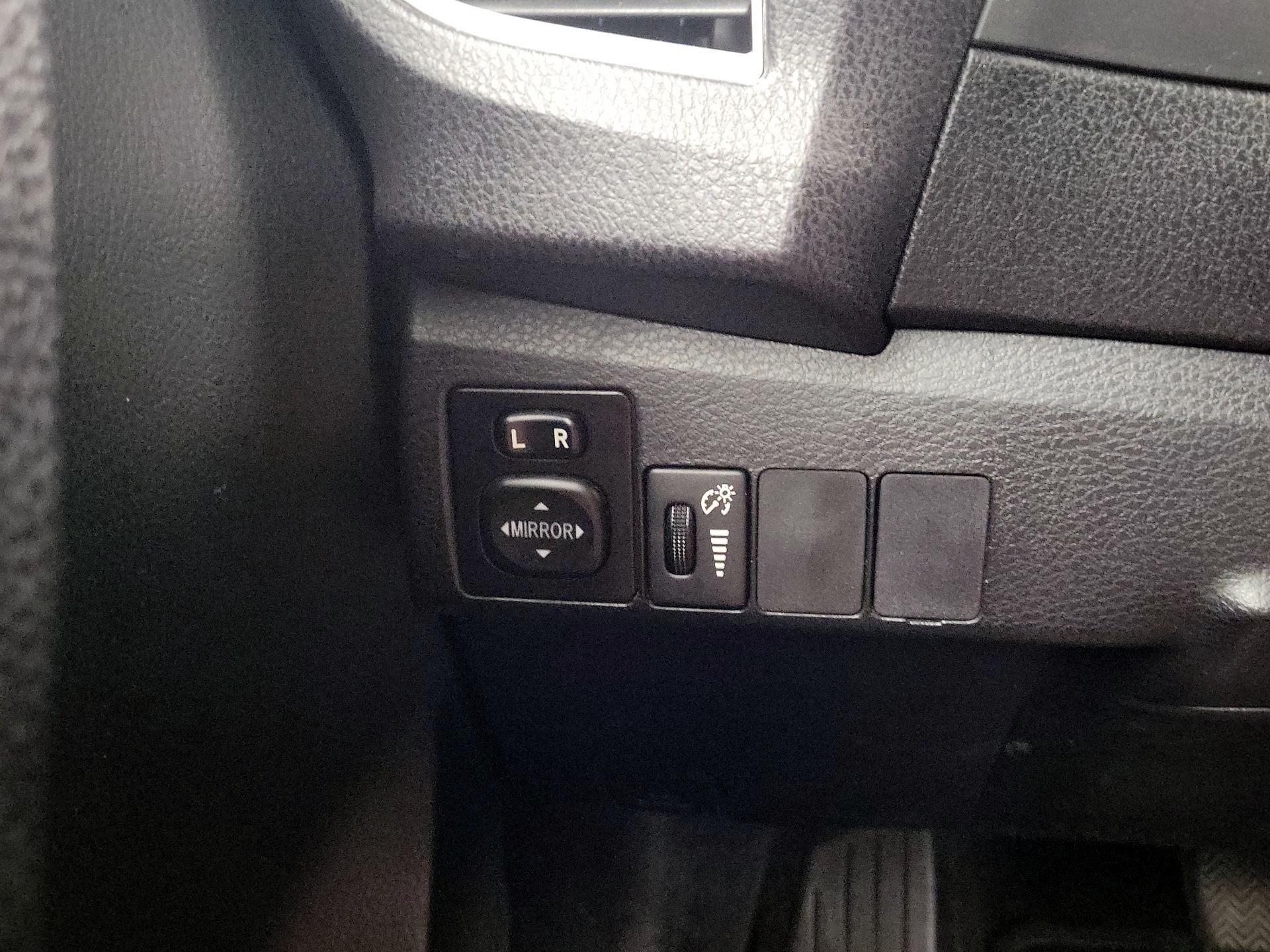 Thumbnail: 2014 Toyota Corolla - 13