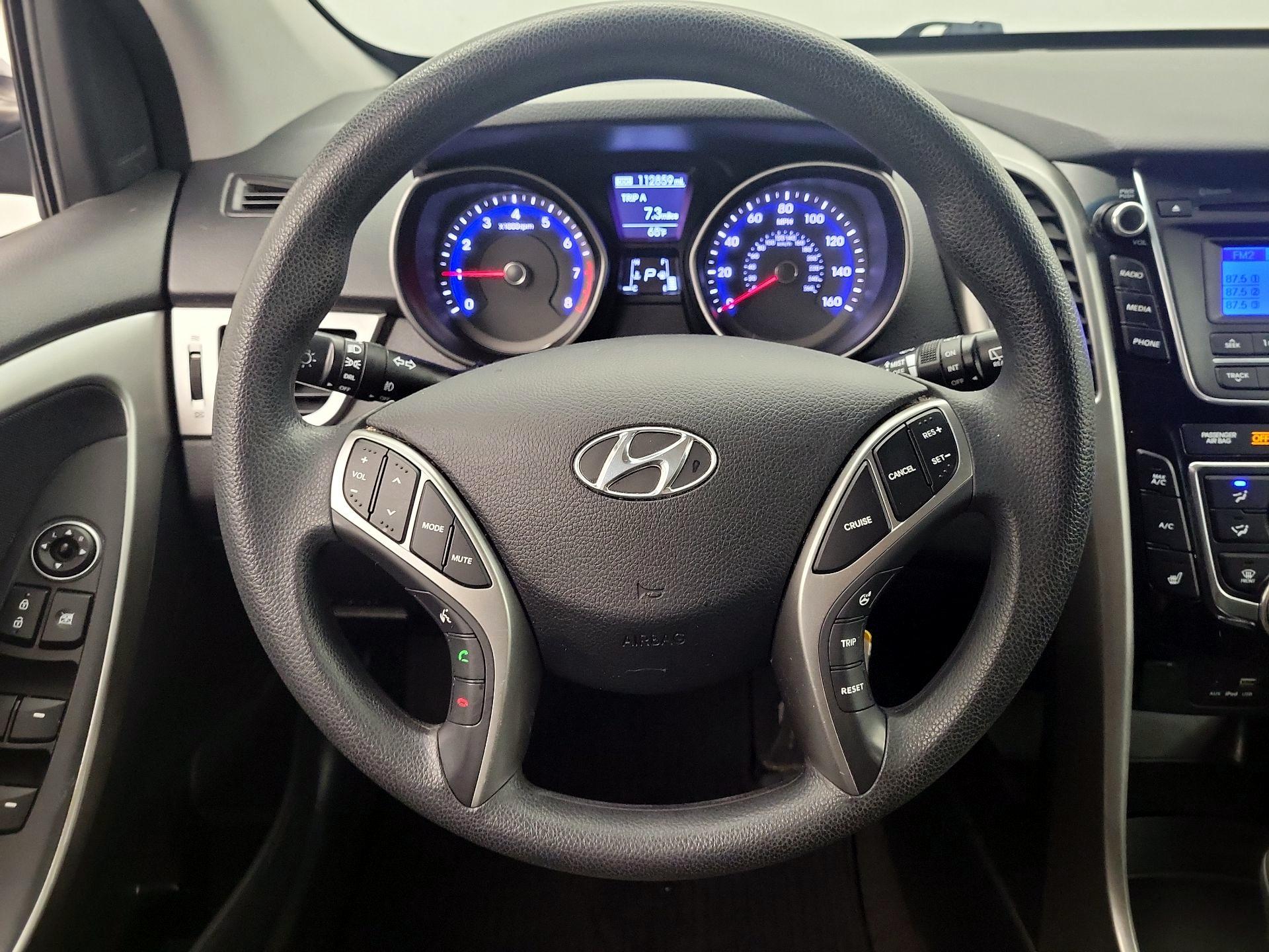 Thumbnail: 2015 Hyundai Elantra - 10