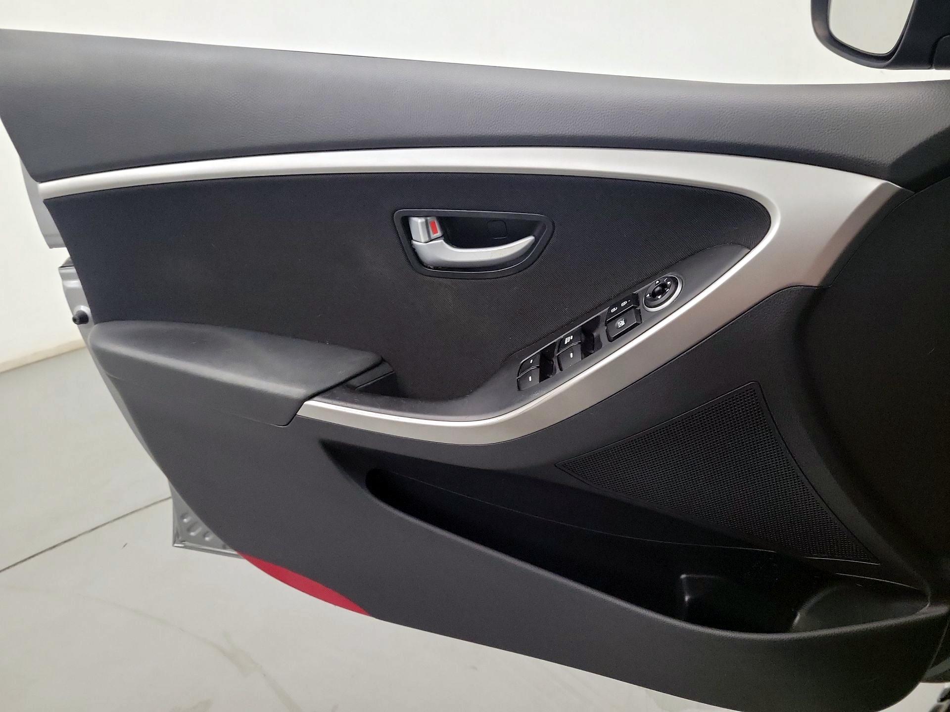 Thumbnail: 2015 Hyundai Elantra - 12