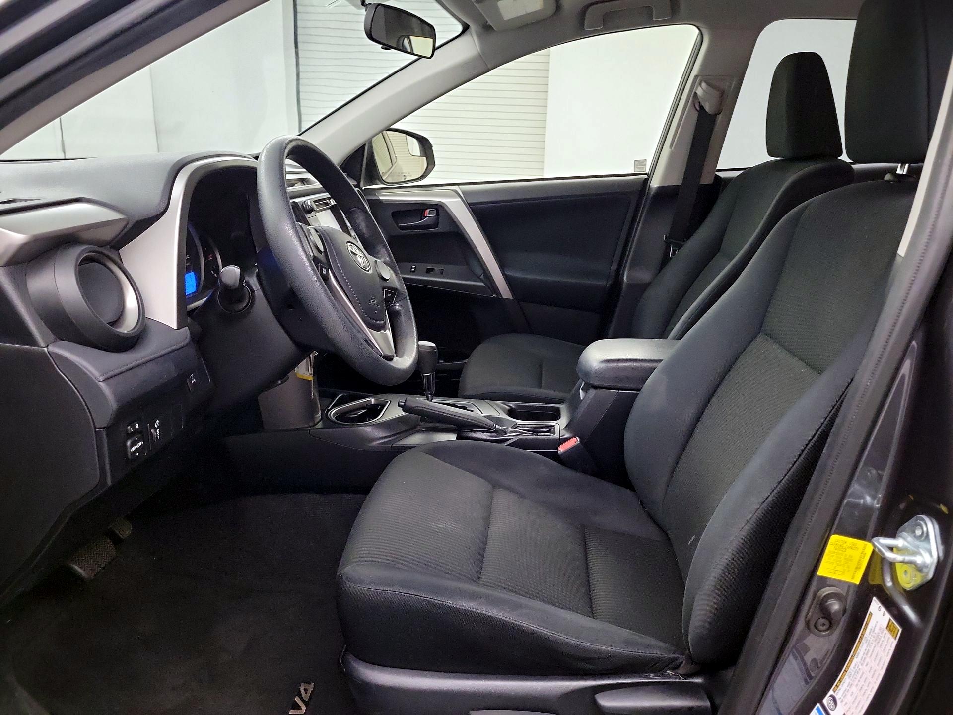 Thumbnail: 2016 Toyota RAV4 - 9