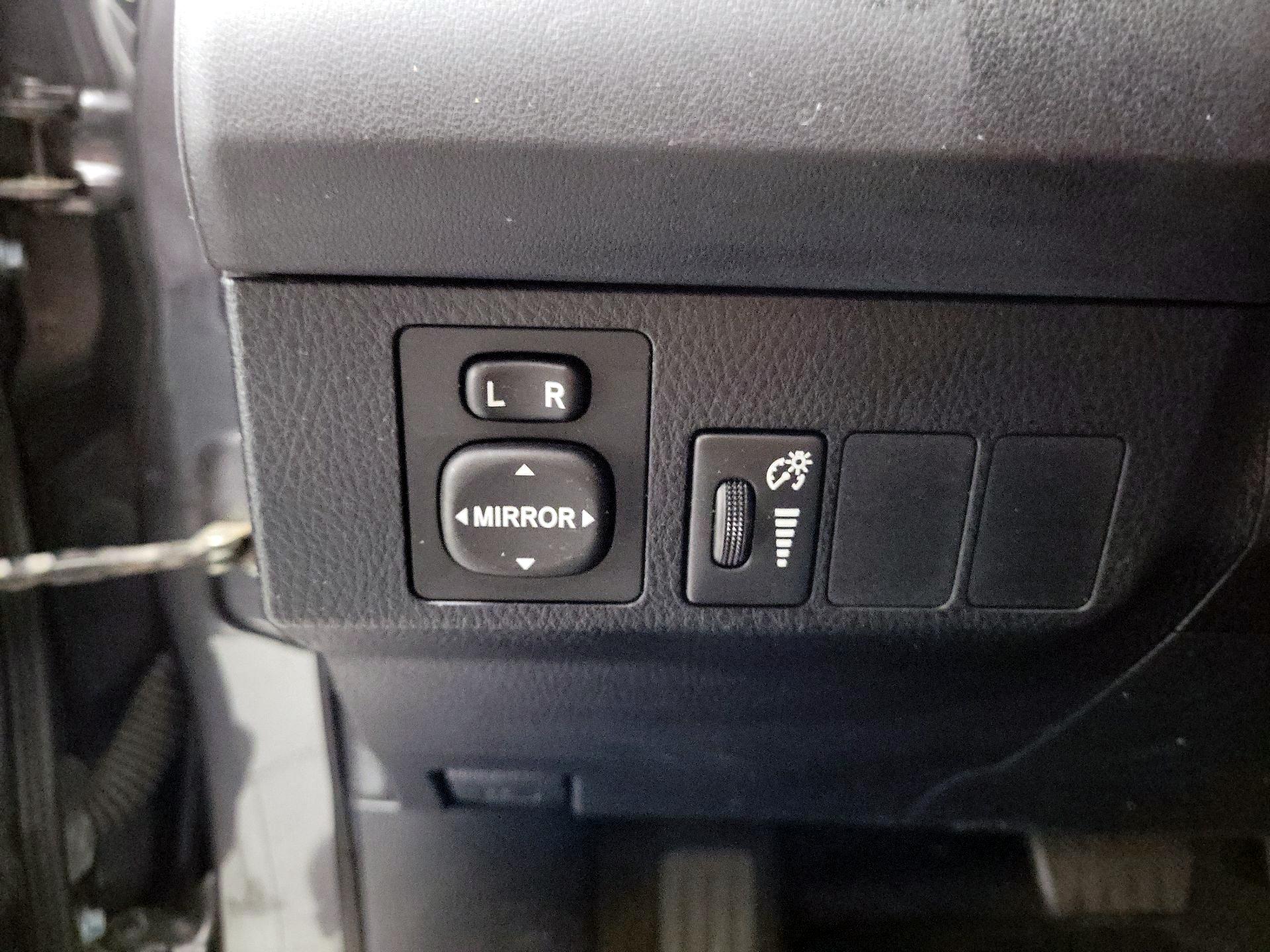 Thumbnail: 2016 Toyota RAV4 - 11