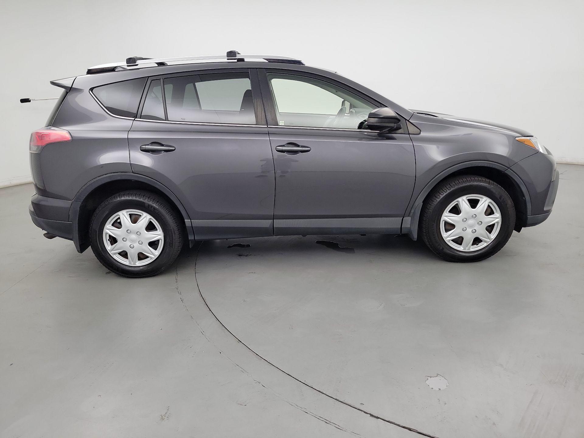 Thumbnail: 2016 Toyota RAV4 - 4