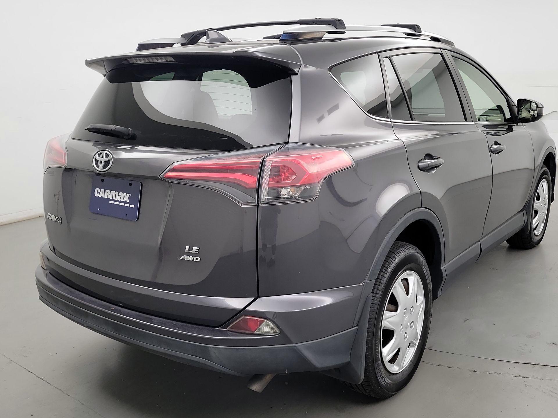 Thumbnail: 2016 Toyota RAV4 - 5
