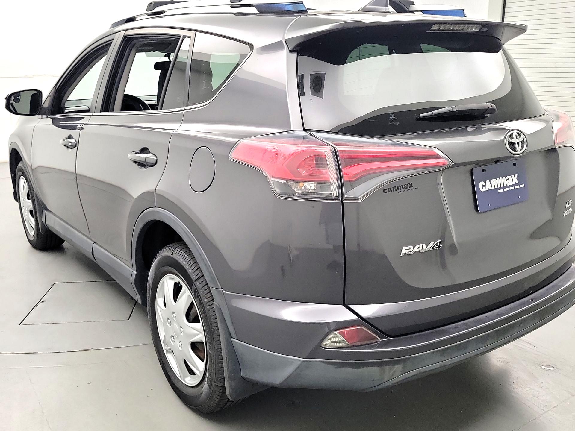 Thumbnail: 2016 Toyota RAV4 - 7