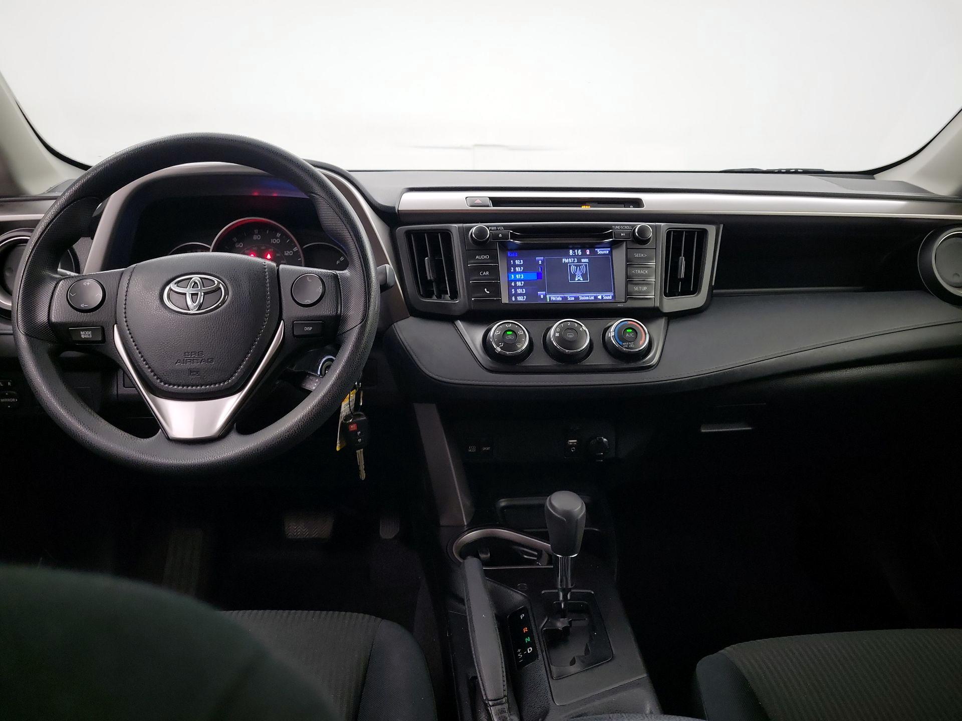 Thumbnail: 2016 Toyota RAV4 - 8