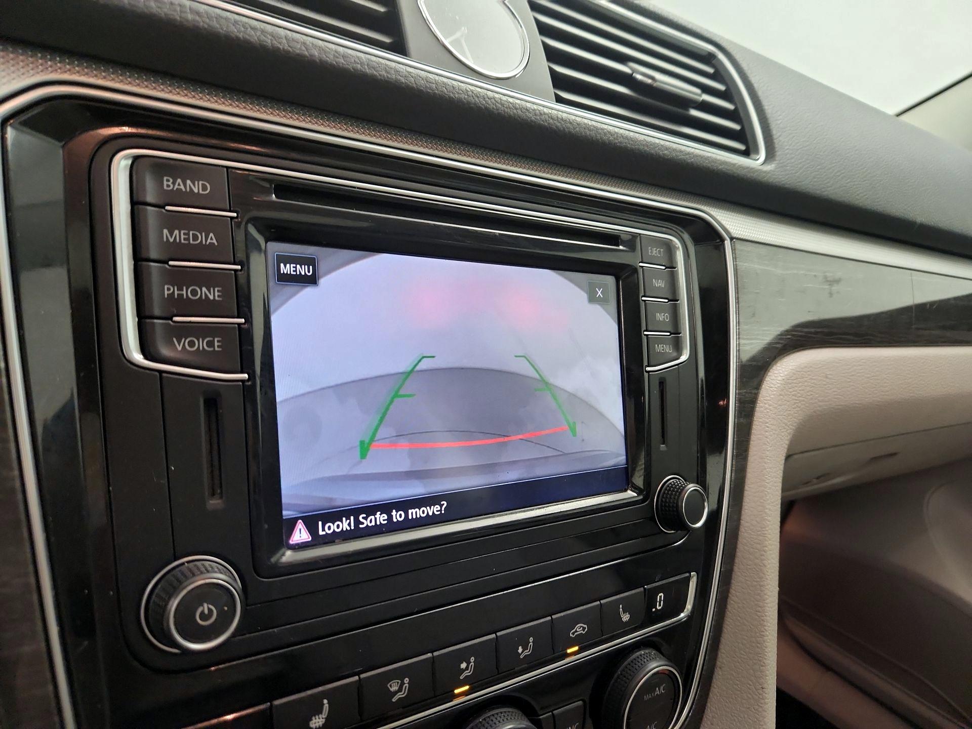 Thumbnail: 2017 Volkswagen Passat - 14