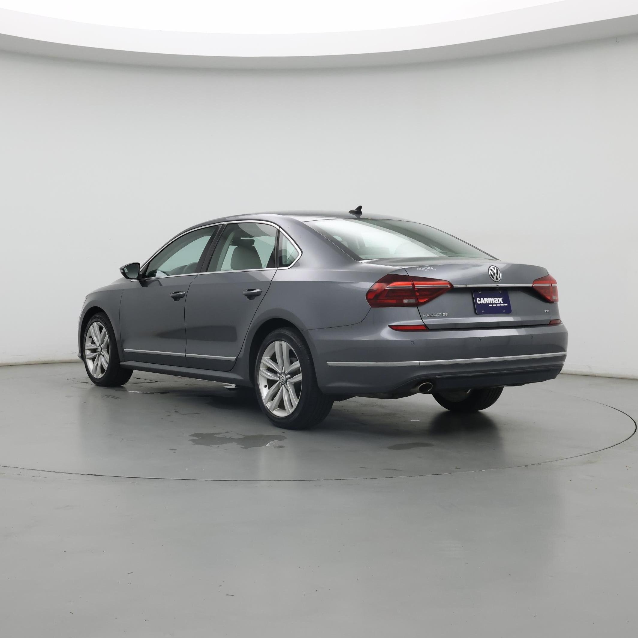 Thumbnail: 2017 Volkswagen Passat - 2