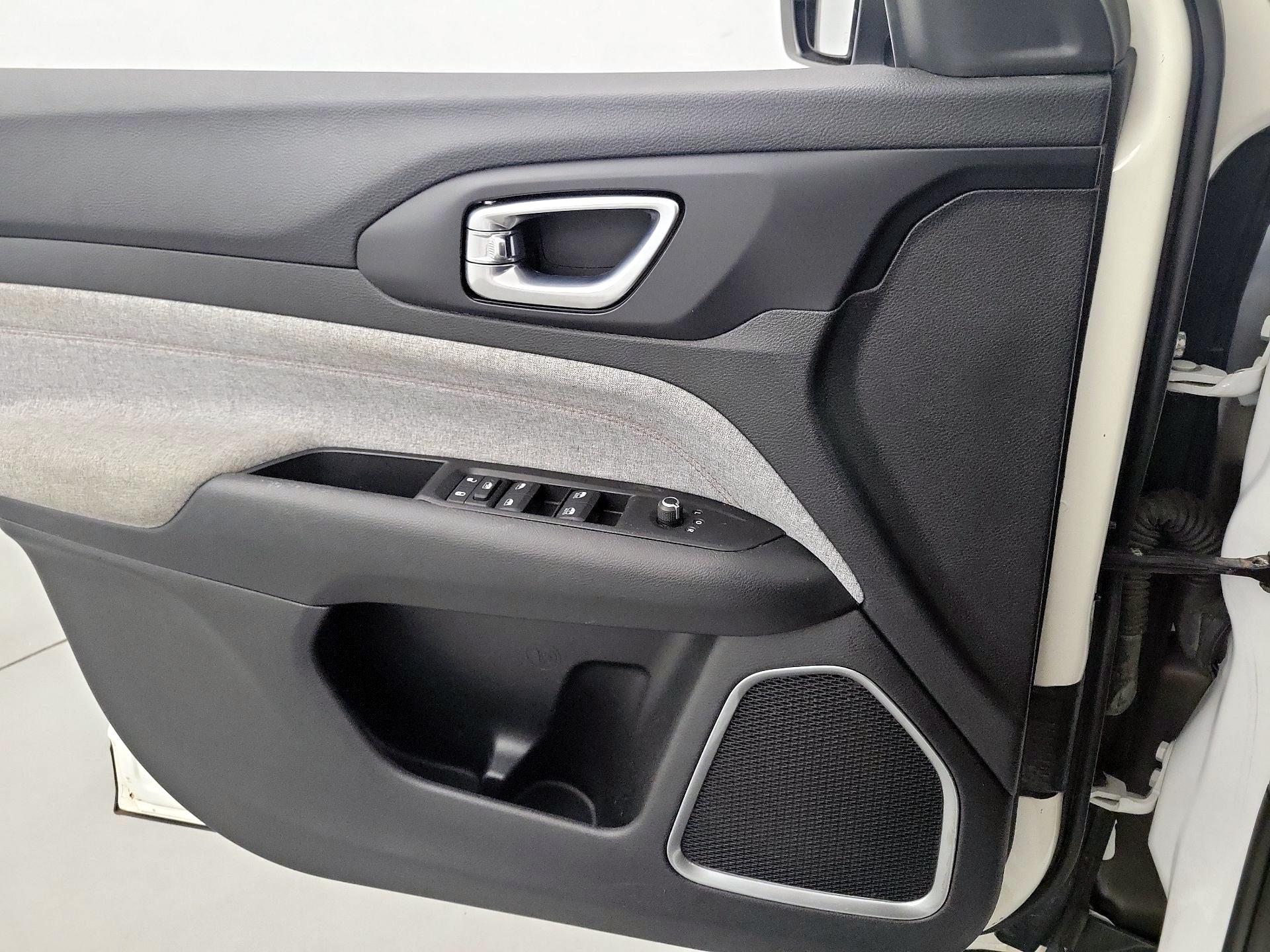 Thumbnail: 2022 Jeep Compass - 12