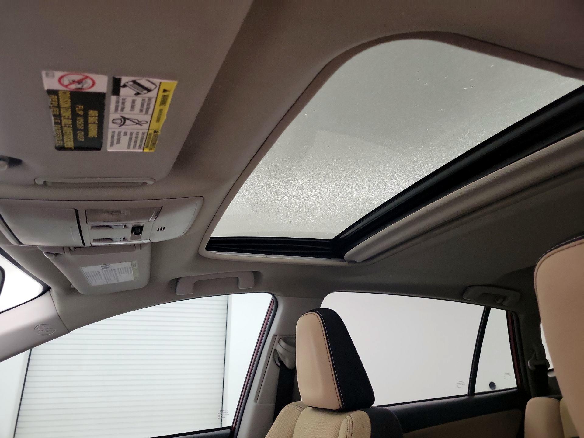 Thumbnail: 2018 Toyota RAV4 - 19