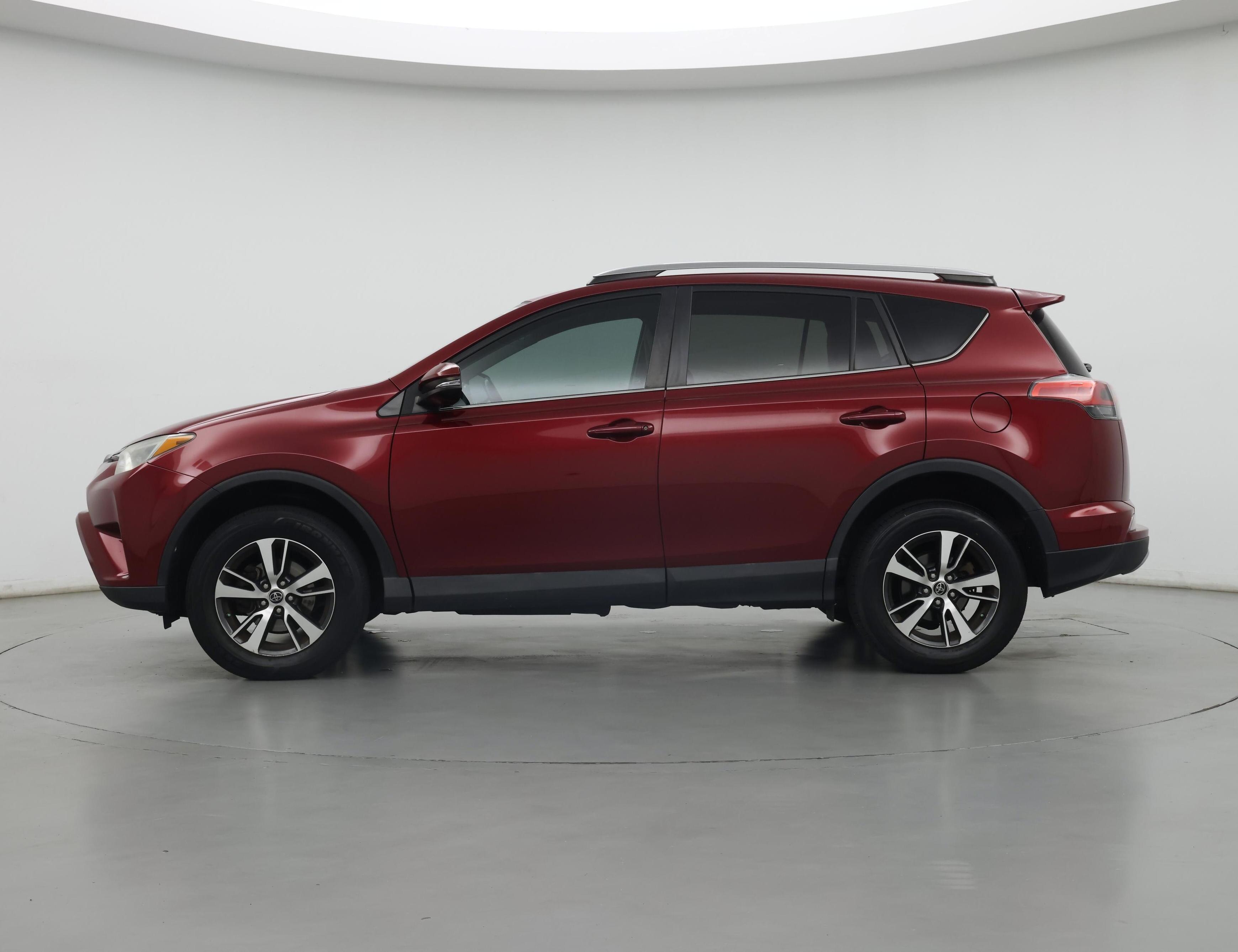 Thumbnail: 2018 Toyota RAV4 - 3