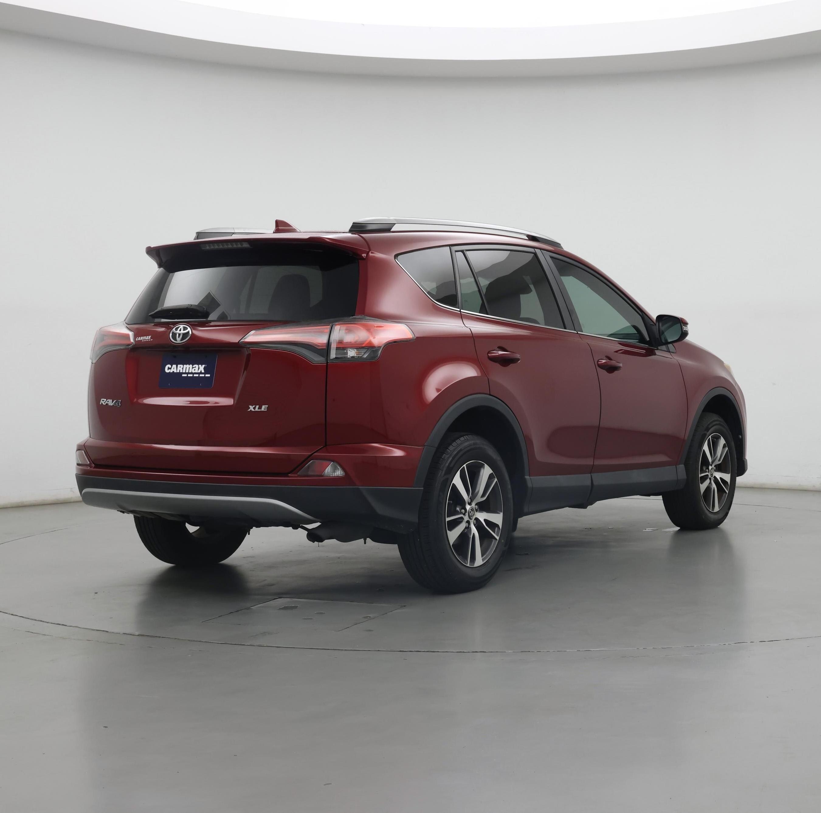 Thumbnail: 2018 Toyota RAV4 - 8