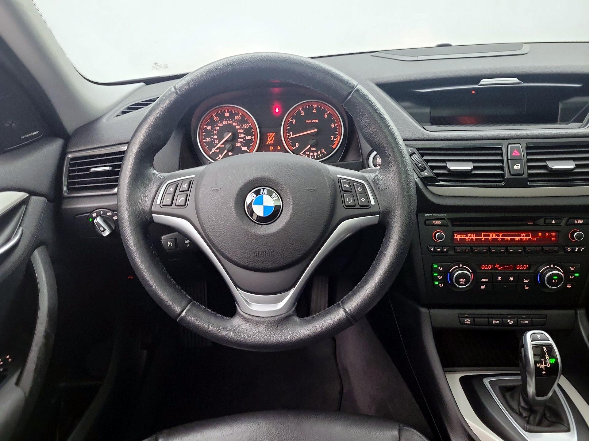 Thumbnail: 2015 BMW X1 - 10