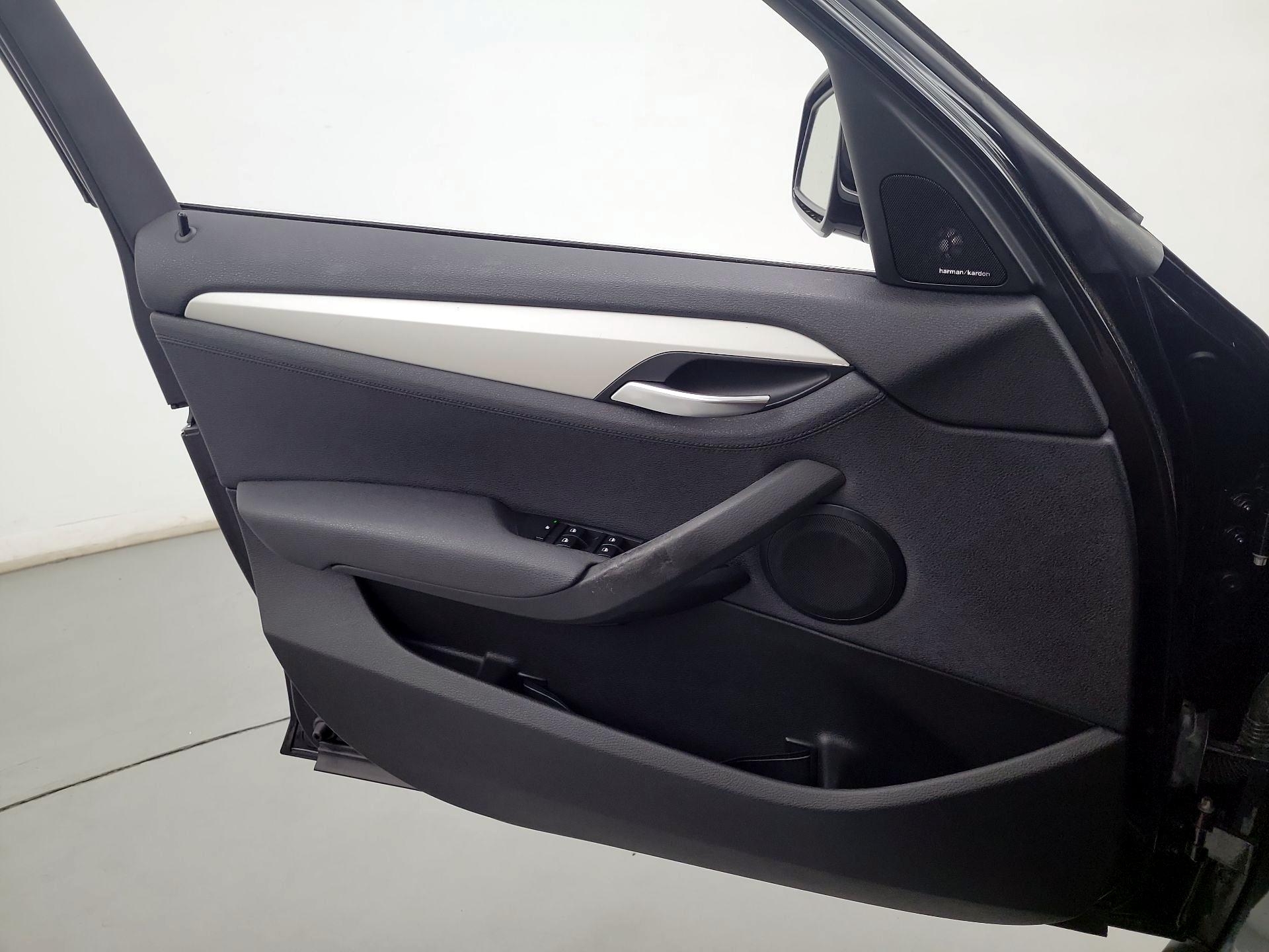 Thumbnail: 2015 BMW X1 - 12