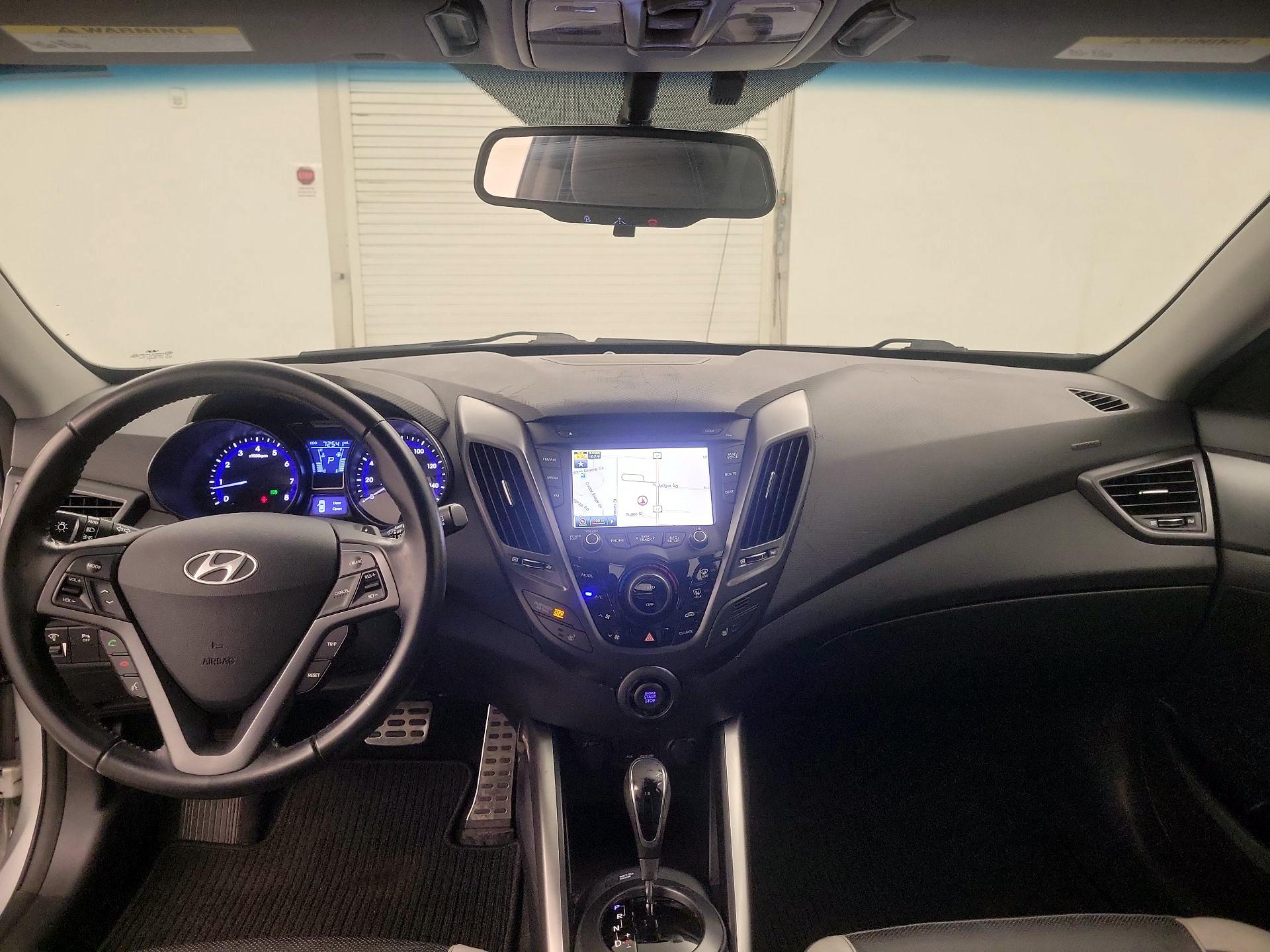 Thumbnail: 2015 Hyundai Veloster - 9