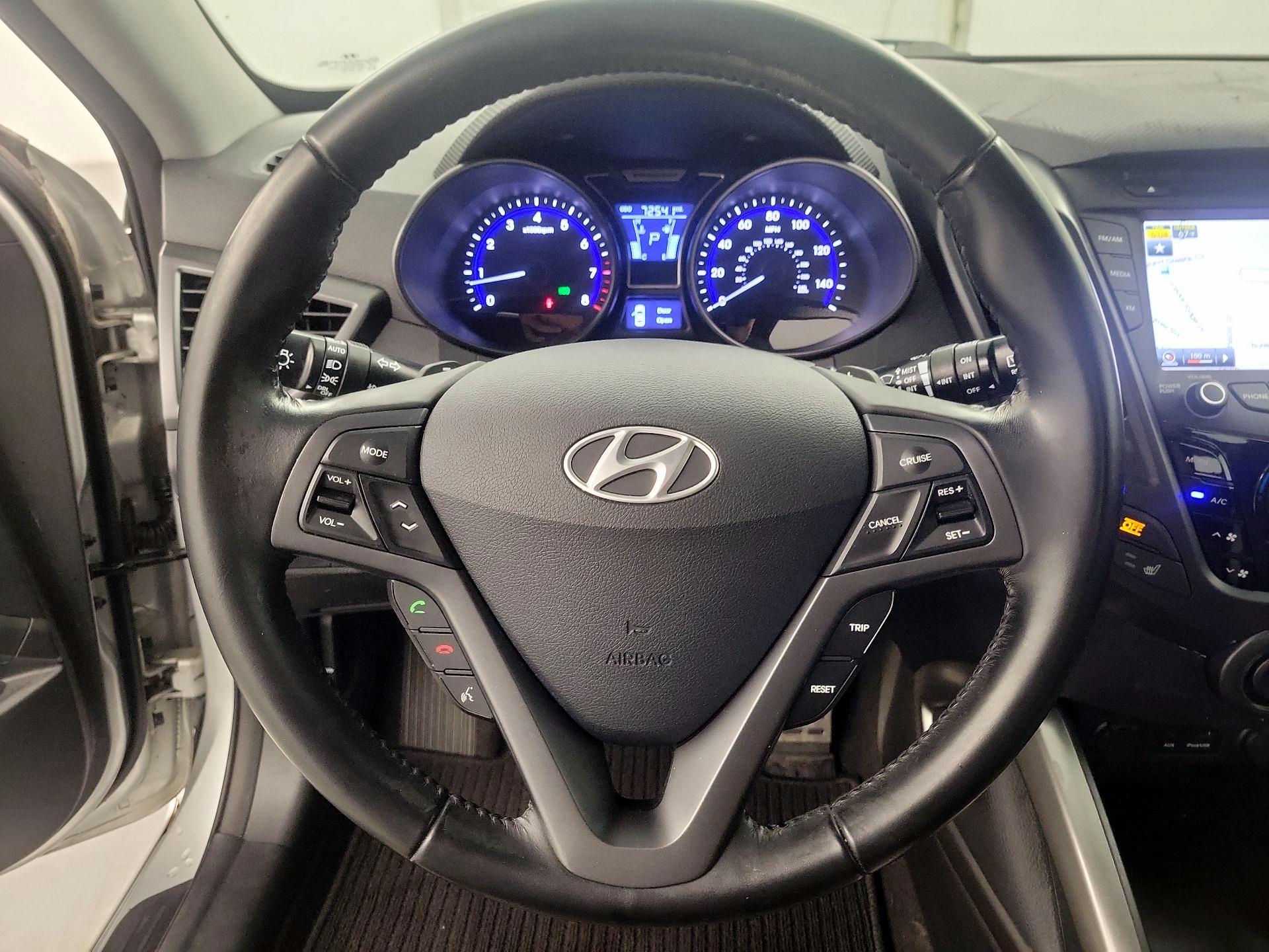 Thumbnail: 2015 Hyundai Veloster - 10