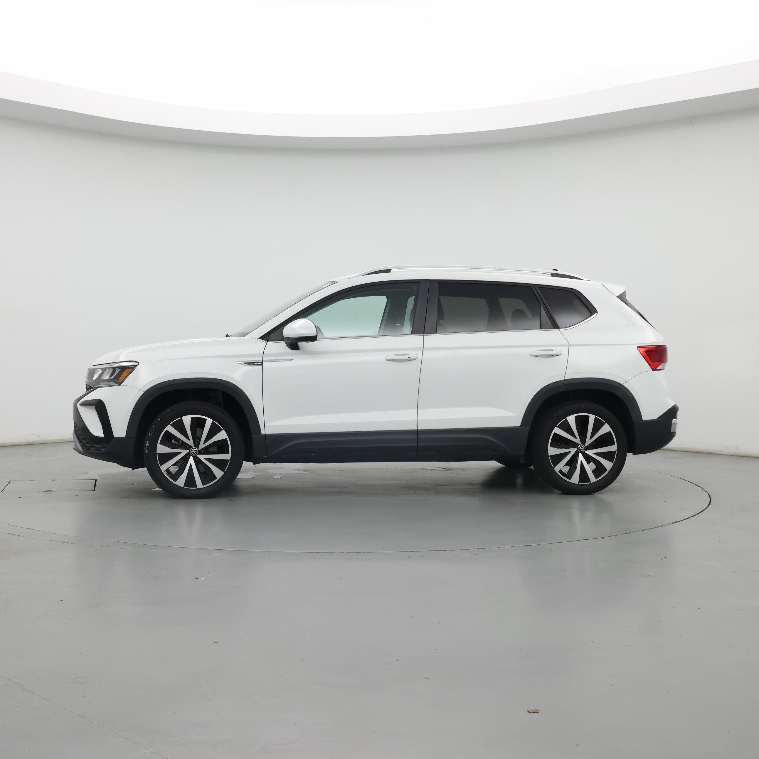 Thumbnail: 2022 Volkswagen Taos - 3