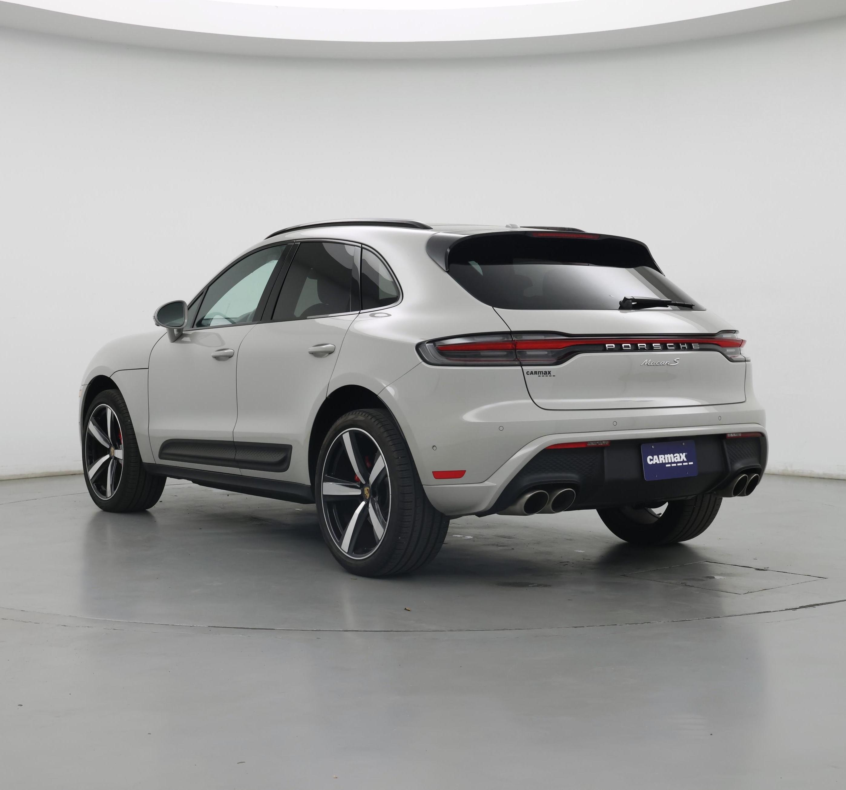 Thumbnail: 2023 Porsche Macan - 2