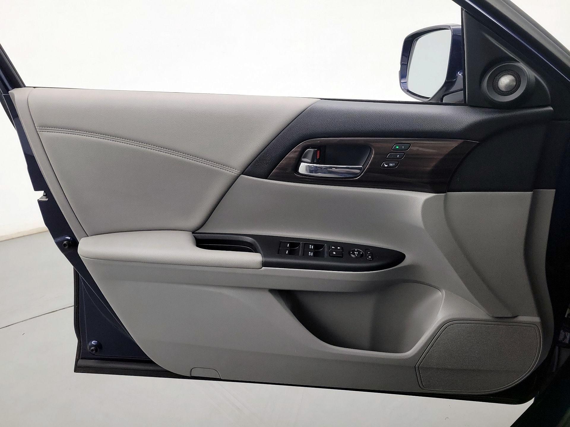 Thumbnail: 2017 Honda Accord - 12