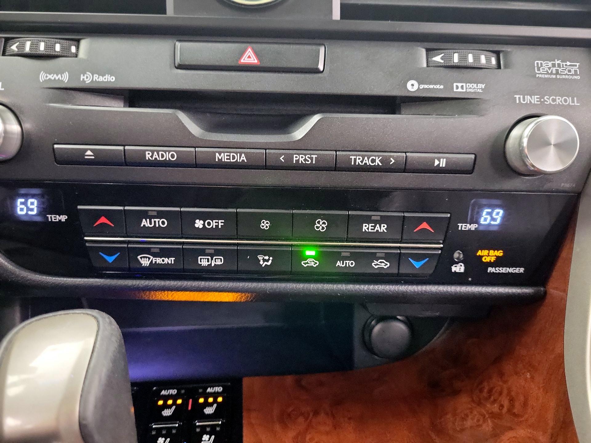 Thumbnail: 2019 Lexus RX - 17