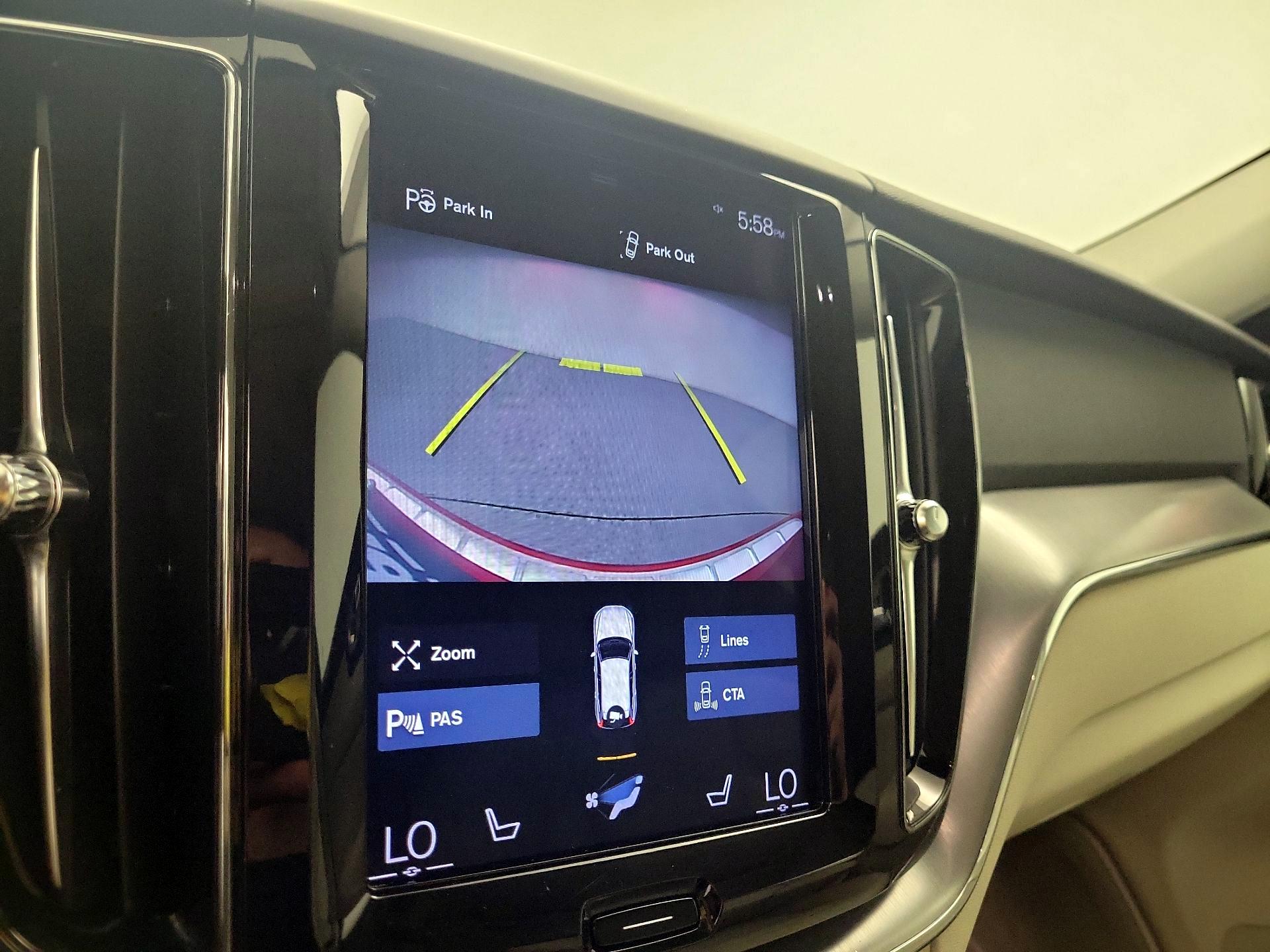Thumbnail: 2019 Volvo XC60 - 15