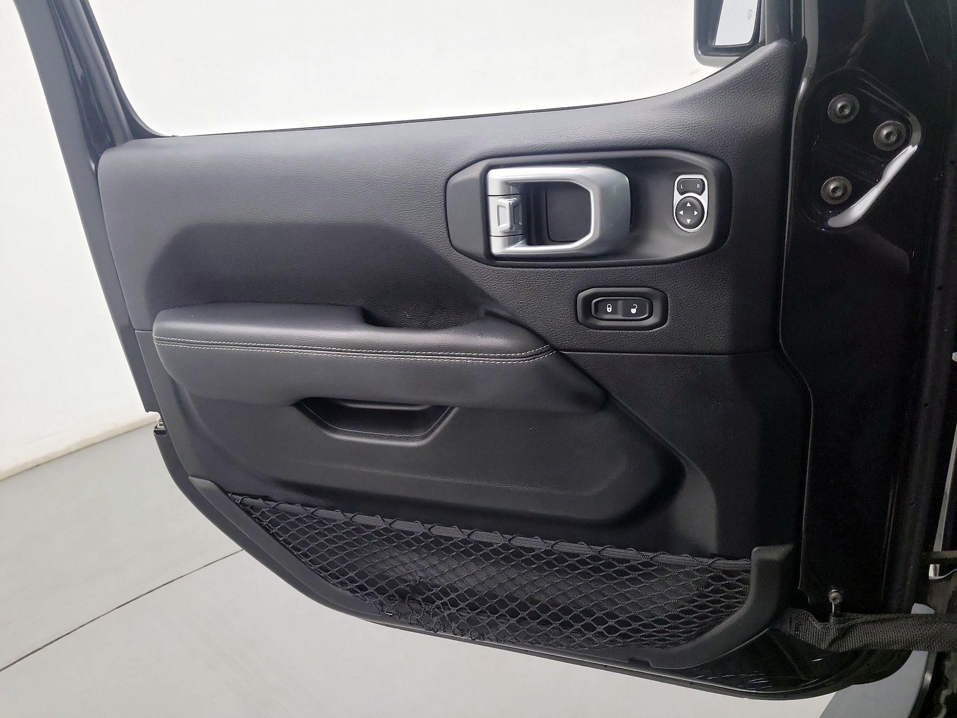 Thumbnail: 2020 Jeep Gladiator - 12