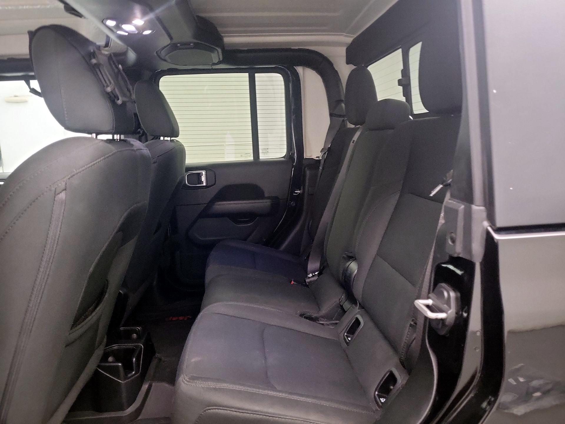 Thumbnail: 2020 Jeep Gladiator - 19