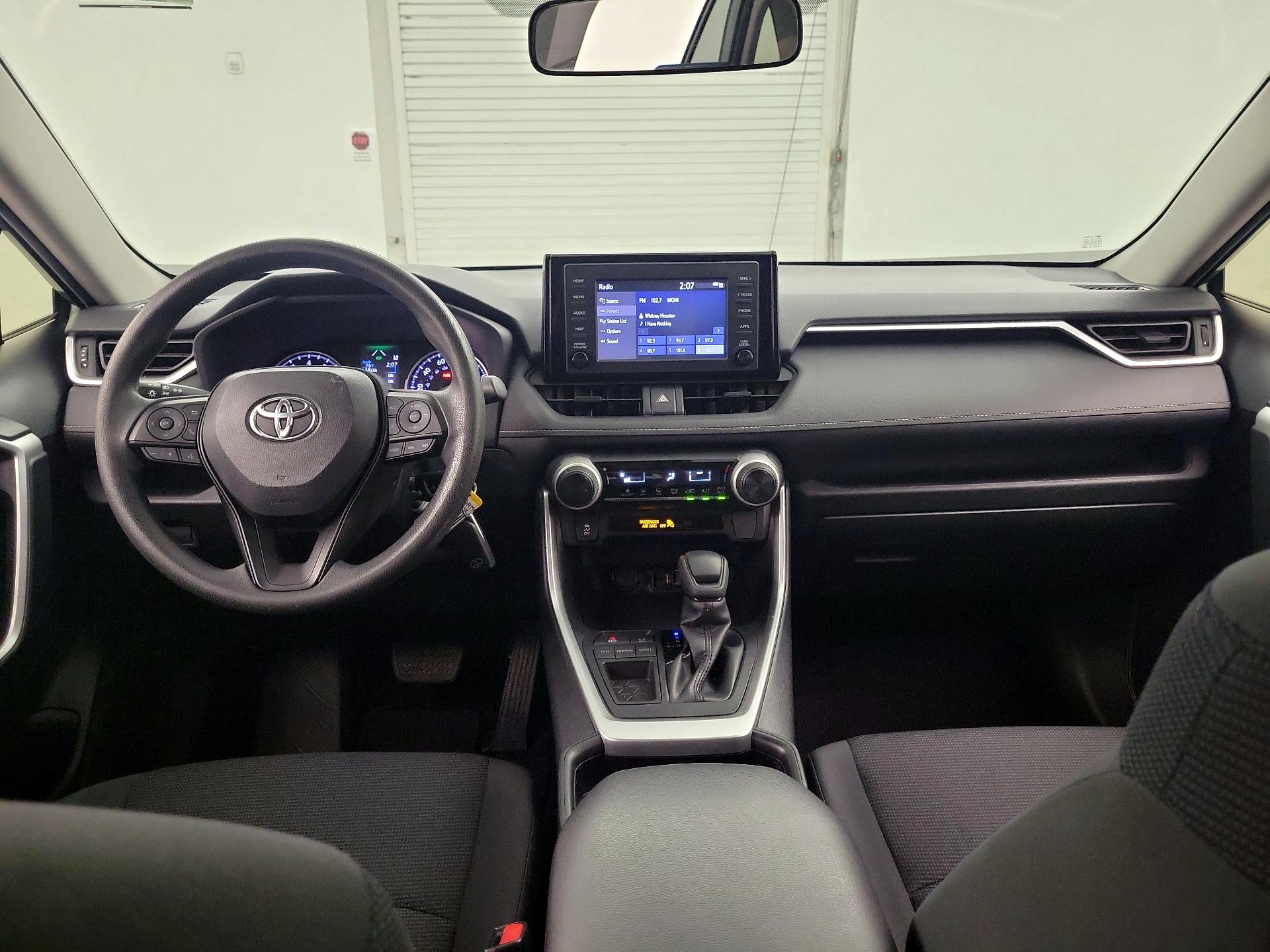 Thumbnail: 2019 Toyota RAV4 - 9