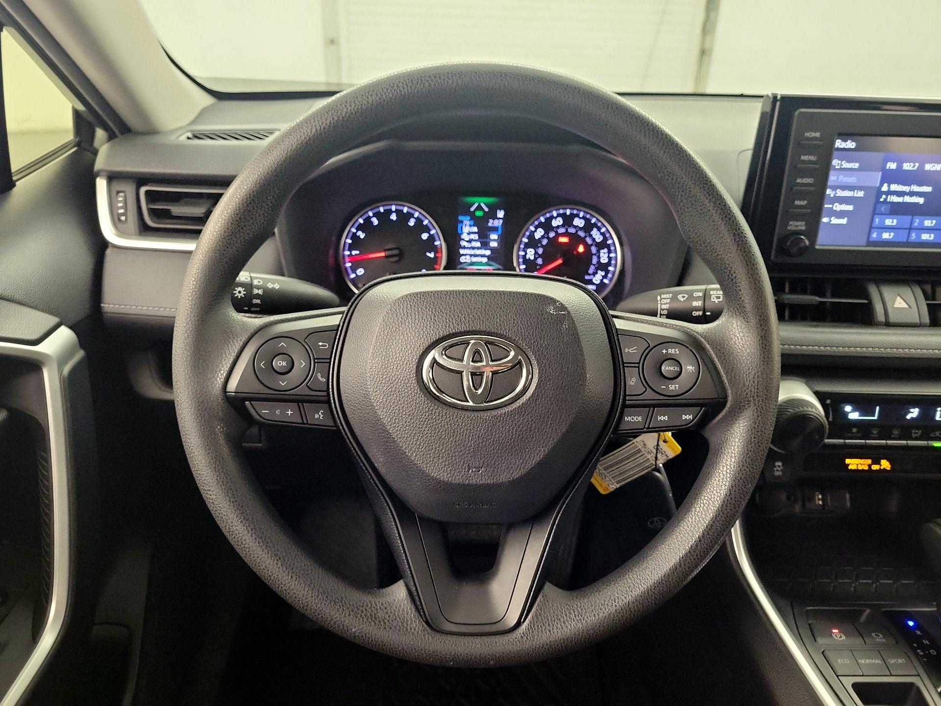 Thumbnail: 2019 Toyota RAV4 - 10