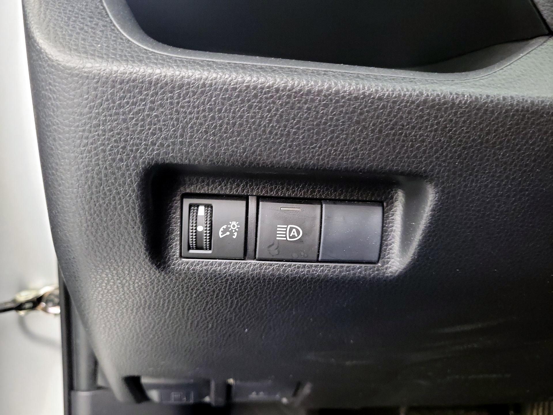 Thumbnail: 2019 Toyota RAV4 - 13