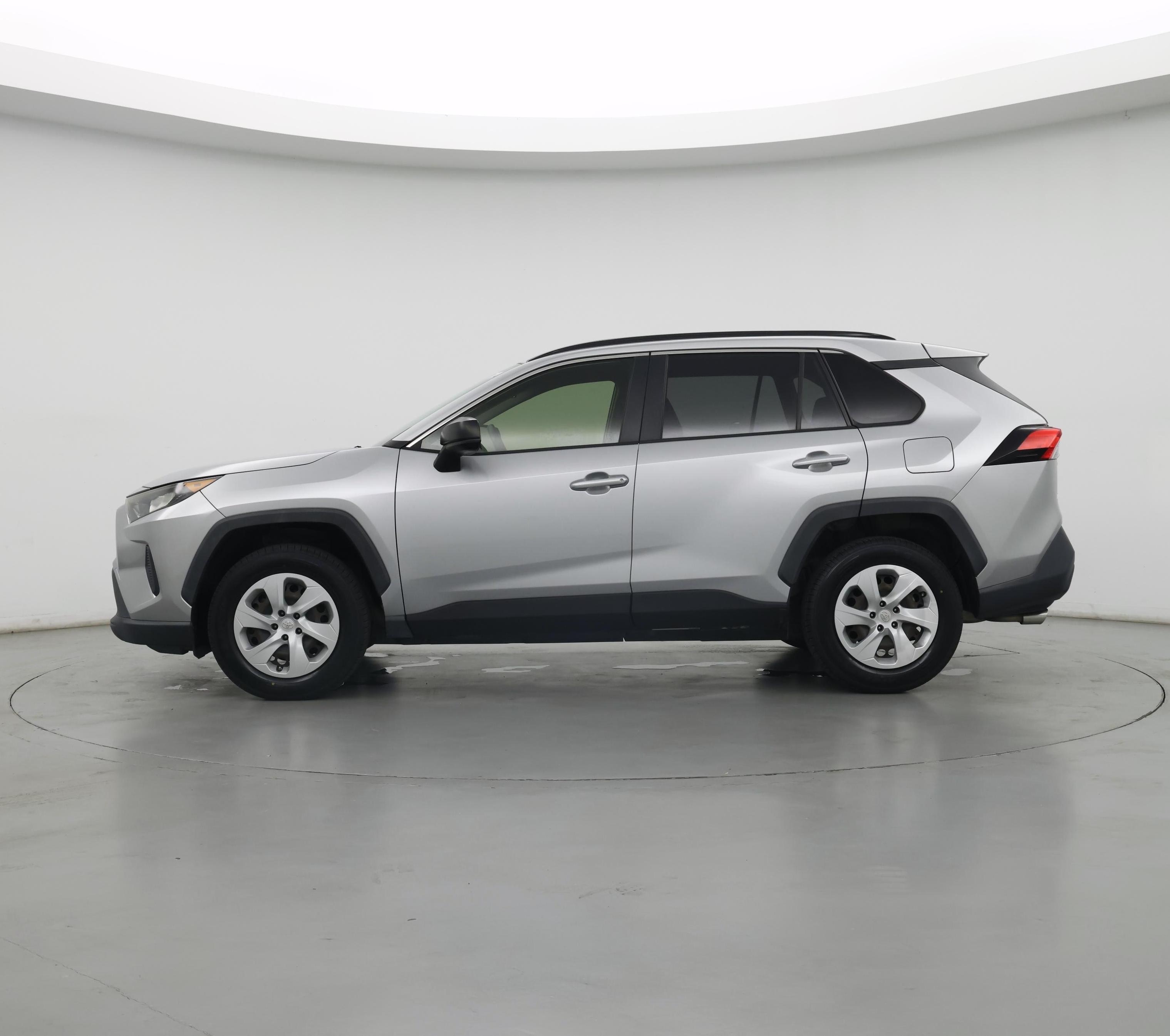 Thumbnail: 2019 Toyota RAV4 - 3