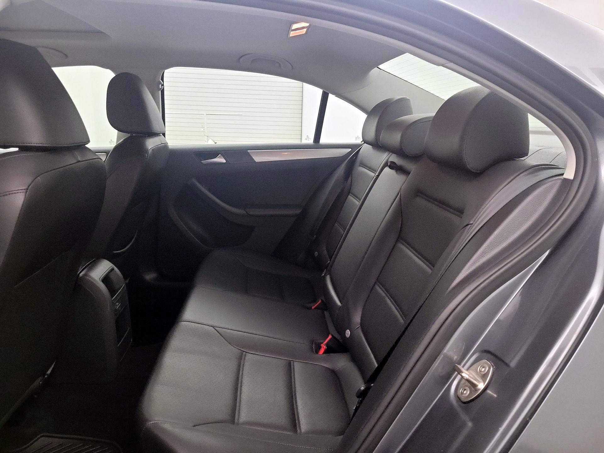 Thumbnail: 2017 Volkswagen Jetta - 20