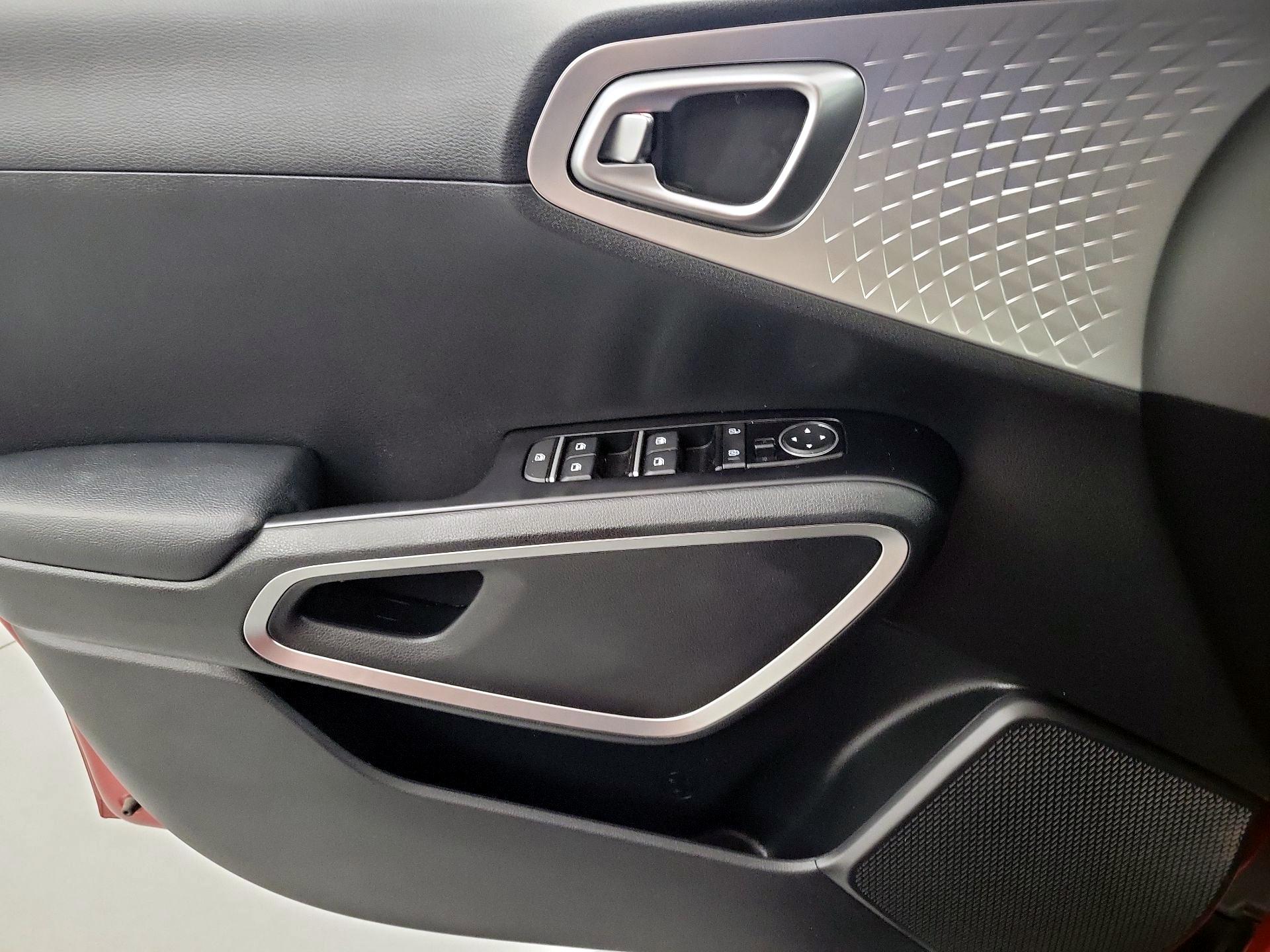 Thumbnail: 2023 Kia Soul - 12