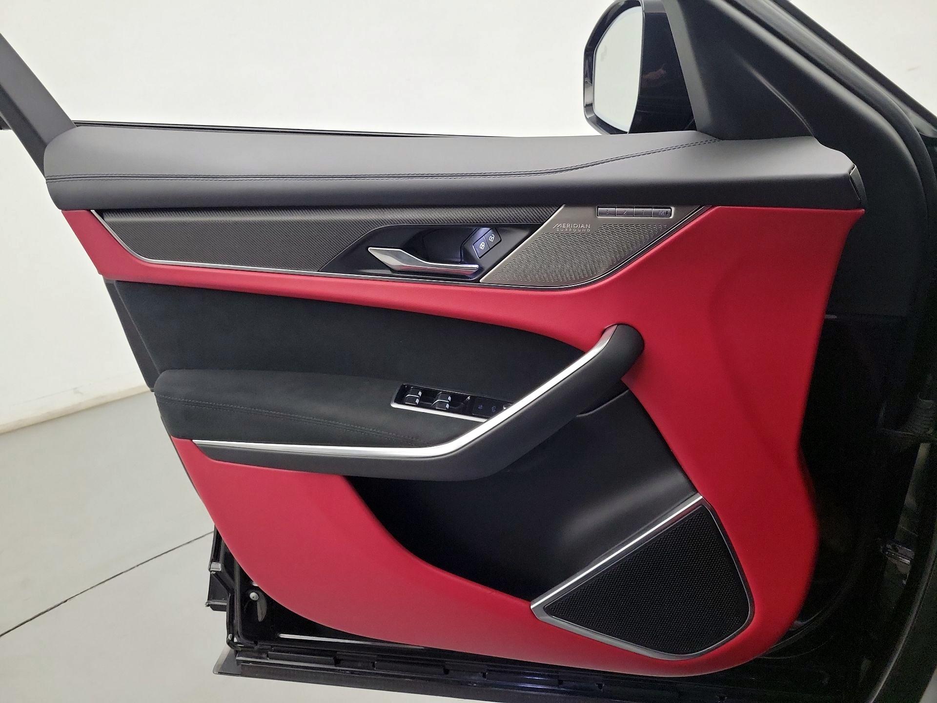 Thumbnail: 2021 Jaguar F-Pace - 12