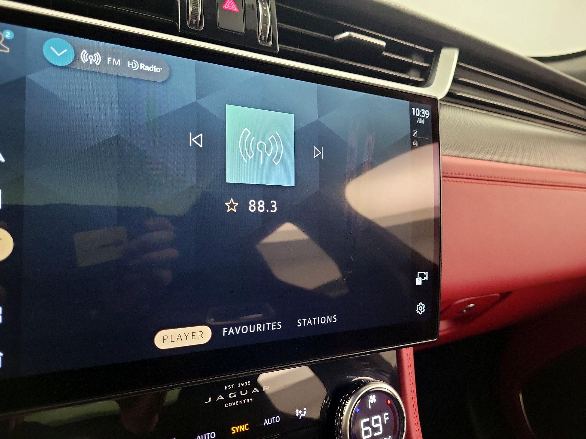 Thumbnail: 2021 Jaguar F-Pace - 16