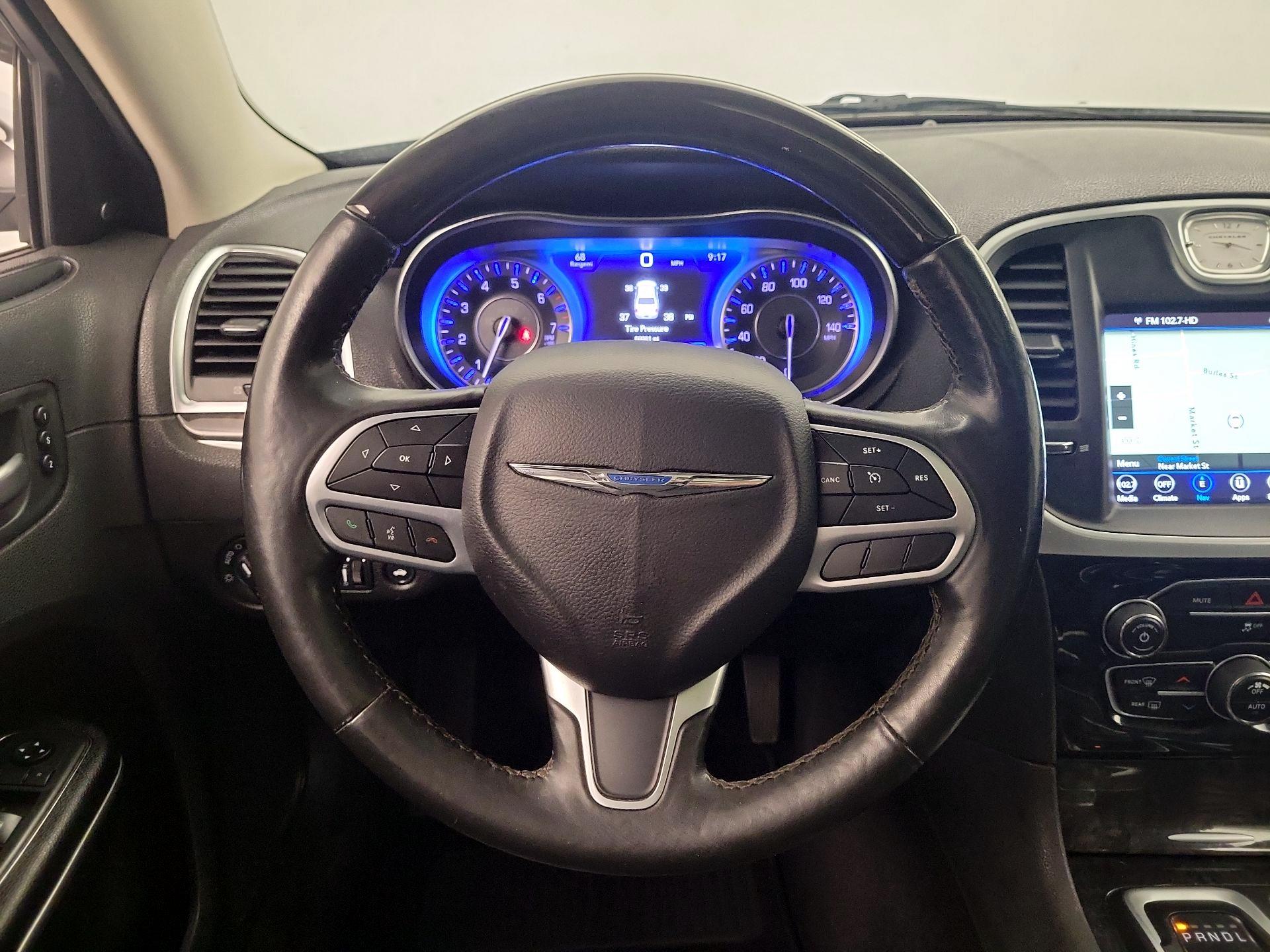 Thumbnail: 2020 Chrysler 300 - 10