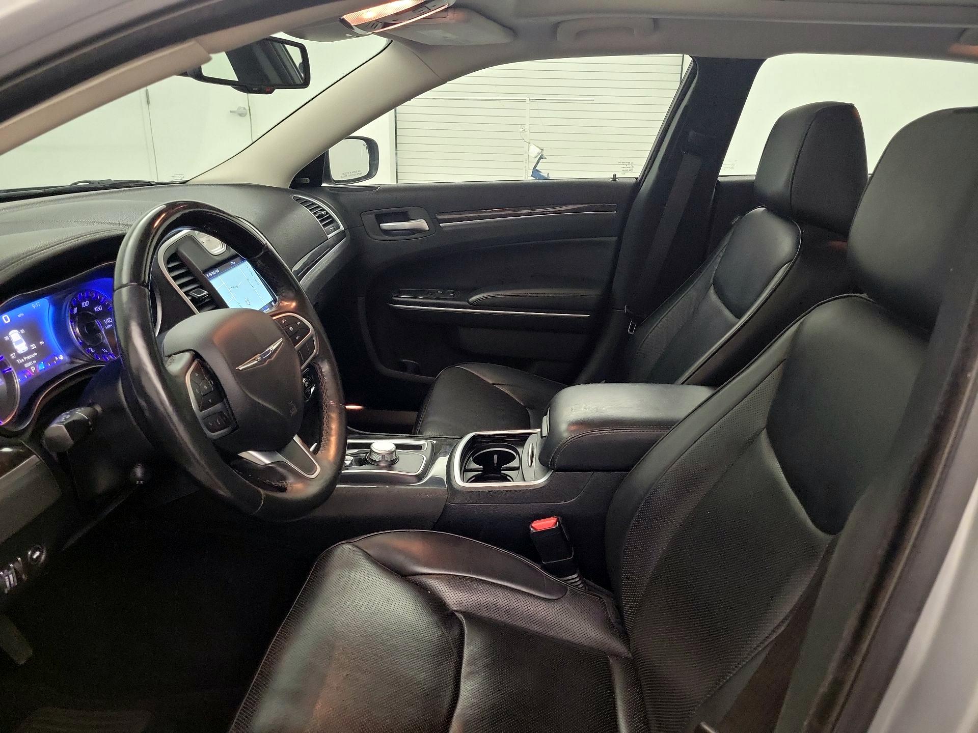 Thumbnail: 2020 Chrysler 300 - 11