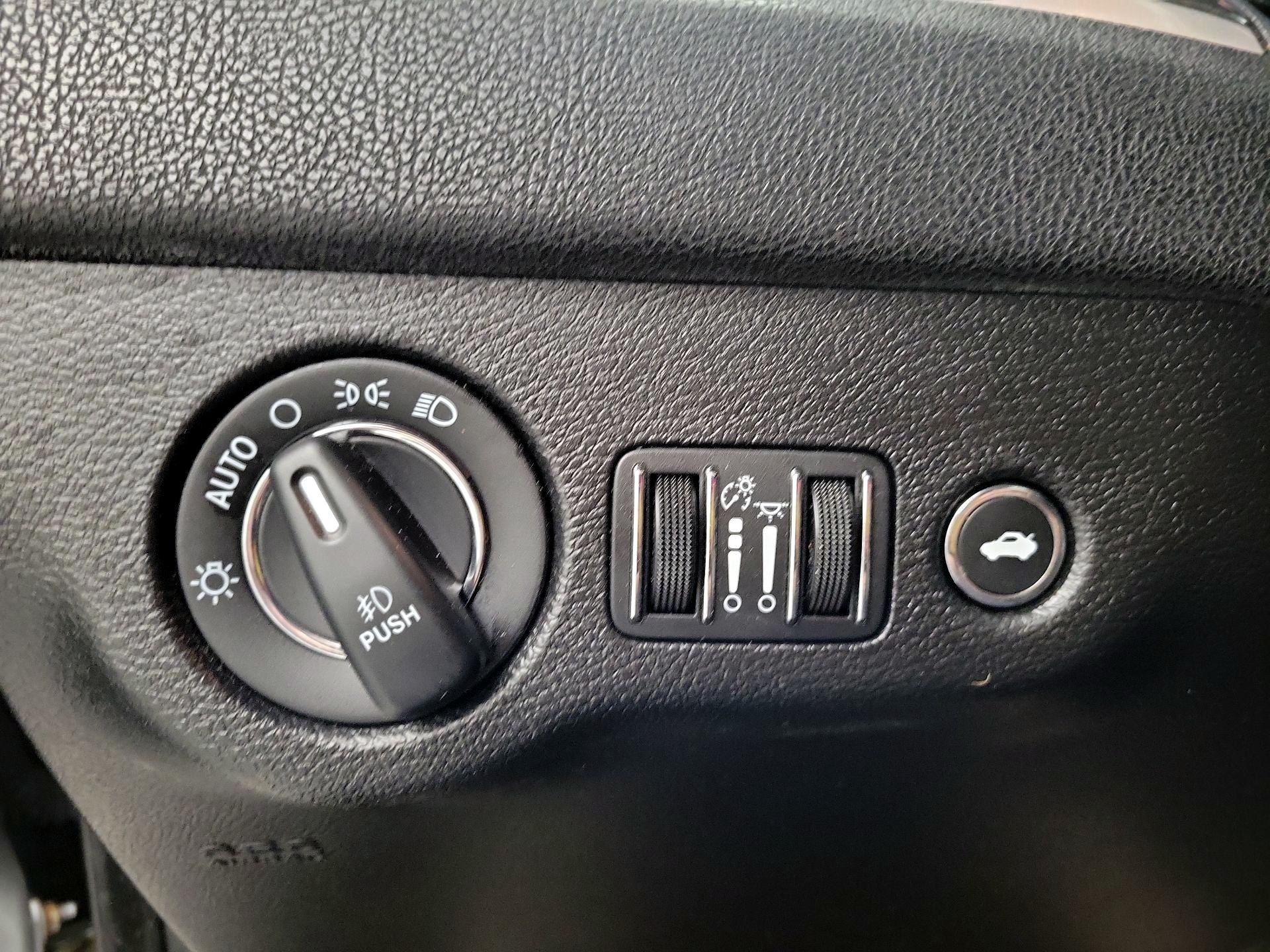 Thumbnail: 2020 Chrysler 300 - 13