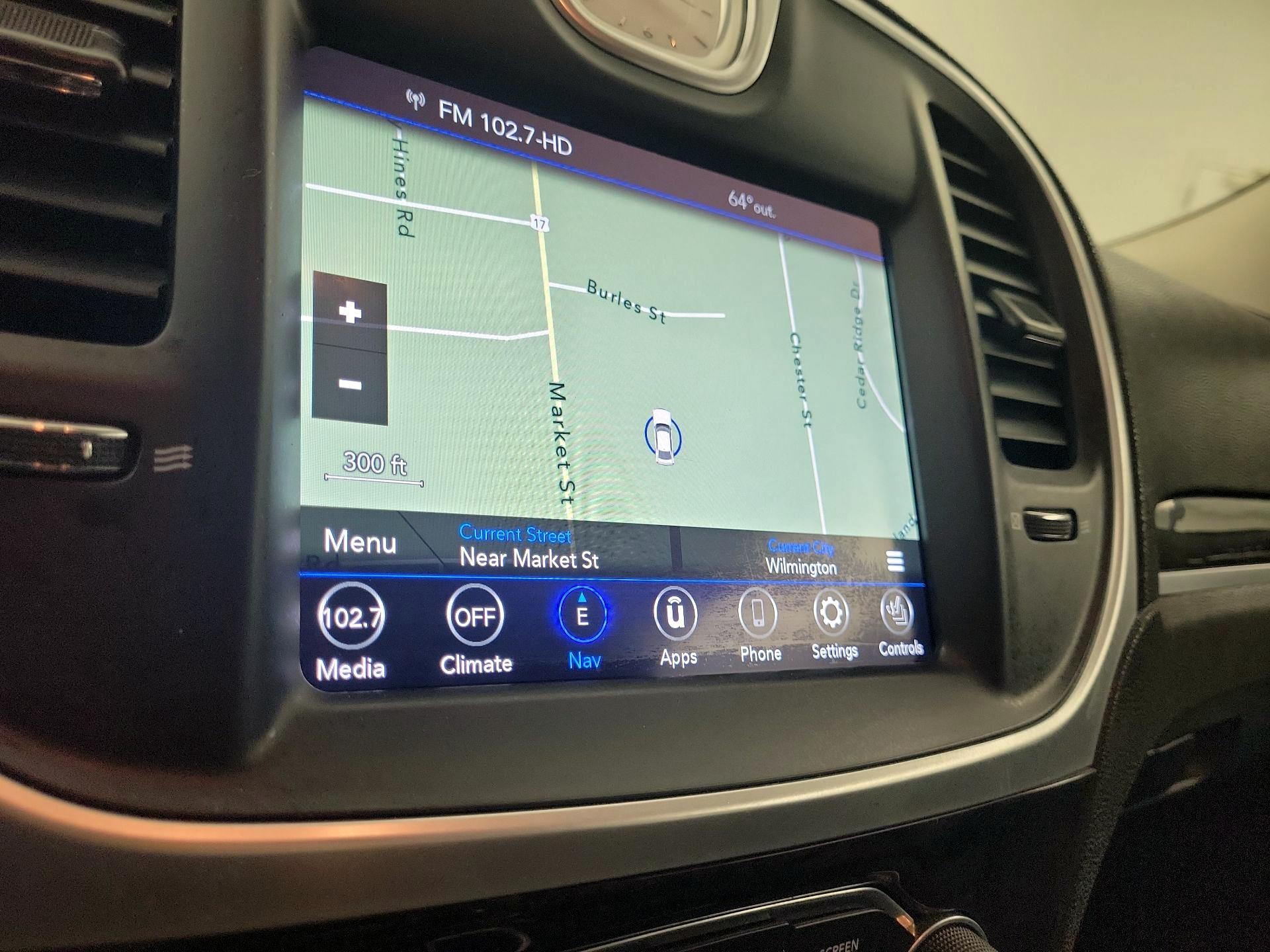 Thumbnail: 2020 Chrysler 300 - 14